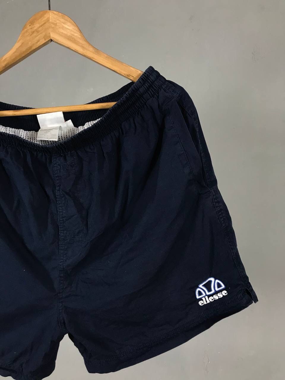 Ellesse Ellesse Vintage Sportwear Navy Blue Shorts Size US 34 / EU 50 - 2 Thumbnail