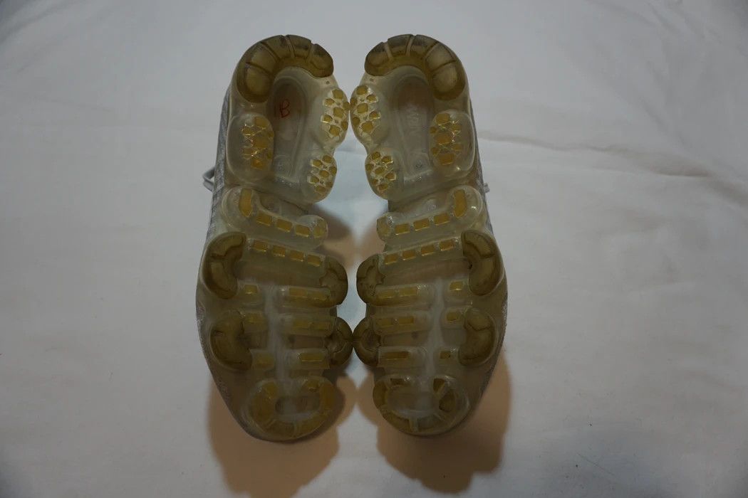 Nike SIZE WOMENS 6 2017 Nike Air Vapormax Pure Platinum shoes Size US 4.5 / IT 34.5 - 8 Thumbnail