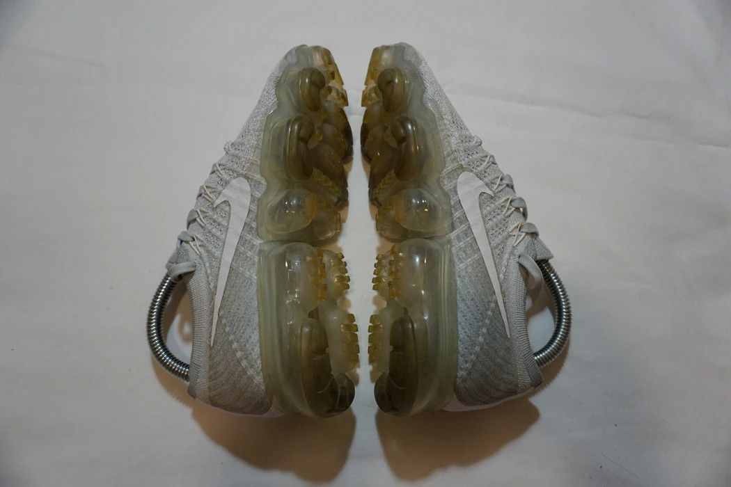 Nike SIZE WOMENS 6 2017 Nike Air Vapormax Pure Platinum shoes Size US 4.5 / IT 34.5 - 5 Thumbnail