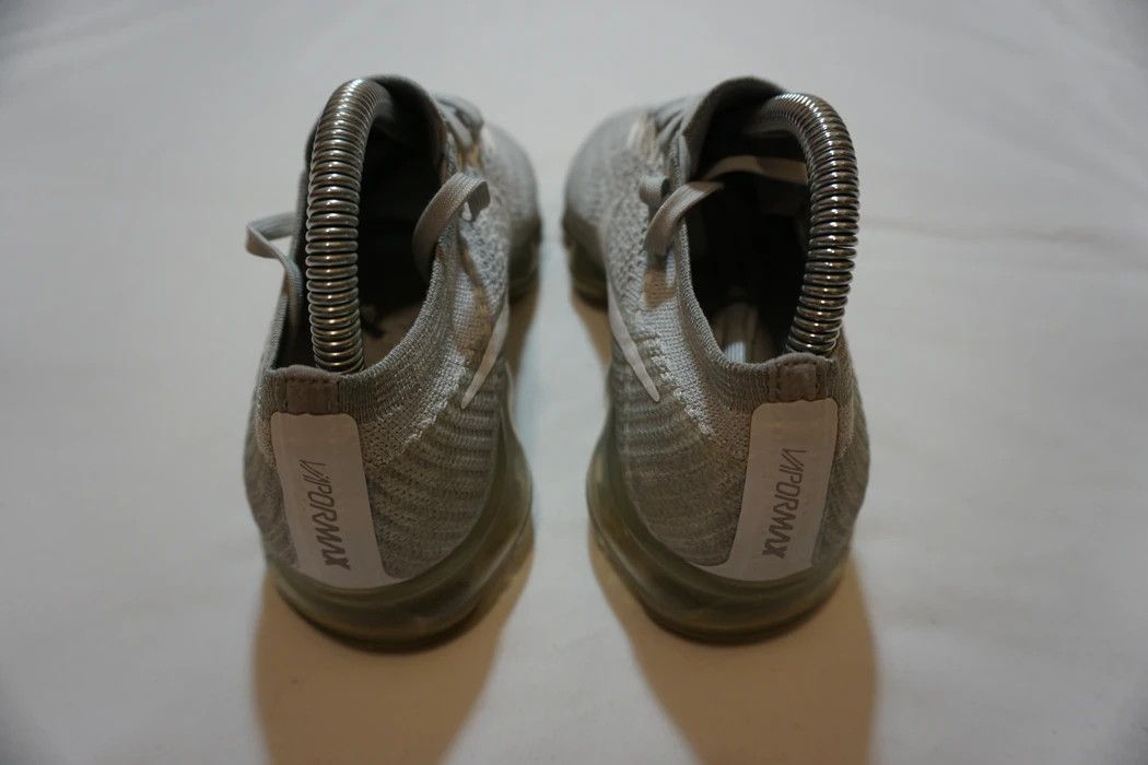 Nike SIZE WOMENS 6 2017 Nike Air Vapormax Pure Platinum shoes Size US 4.5 / IT 34.5 - 6 Thumbnail