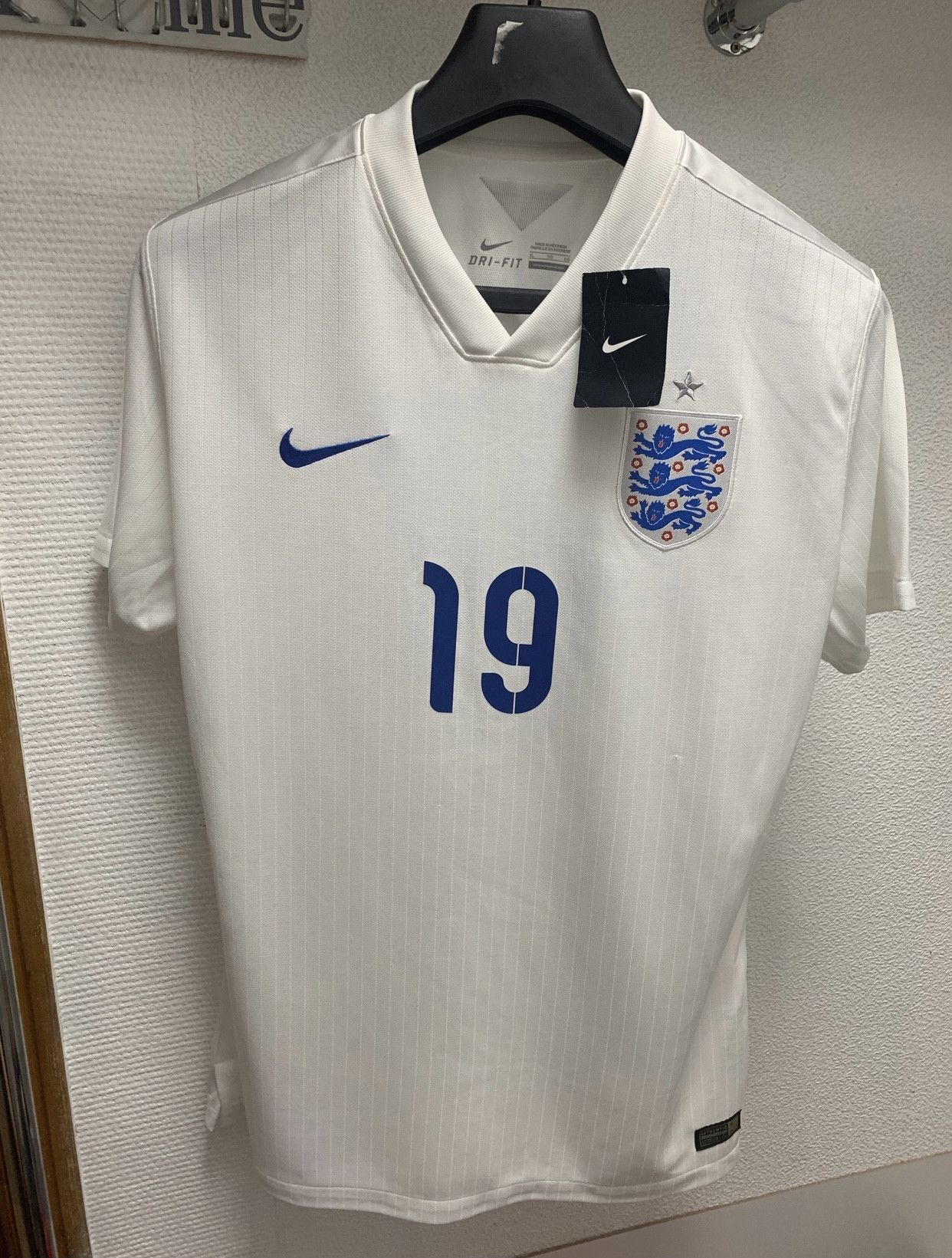 Nike England Nike soccer jersey 19 Xl white new with tags Size US XL / EU 56 / 4 - 1 Thumbnail