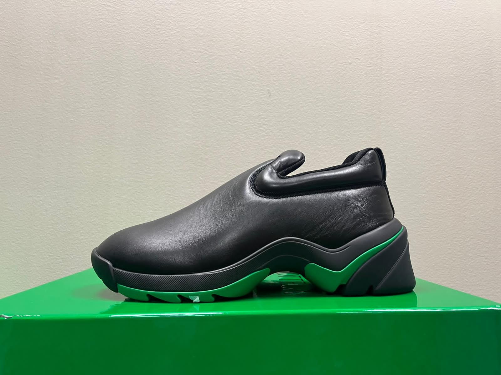 Bottega Veneta Flash Sneaker in Lagoon Nappa in Black Size US 10 / EU 43 - 1 Thumbnail