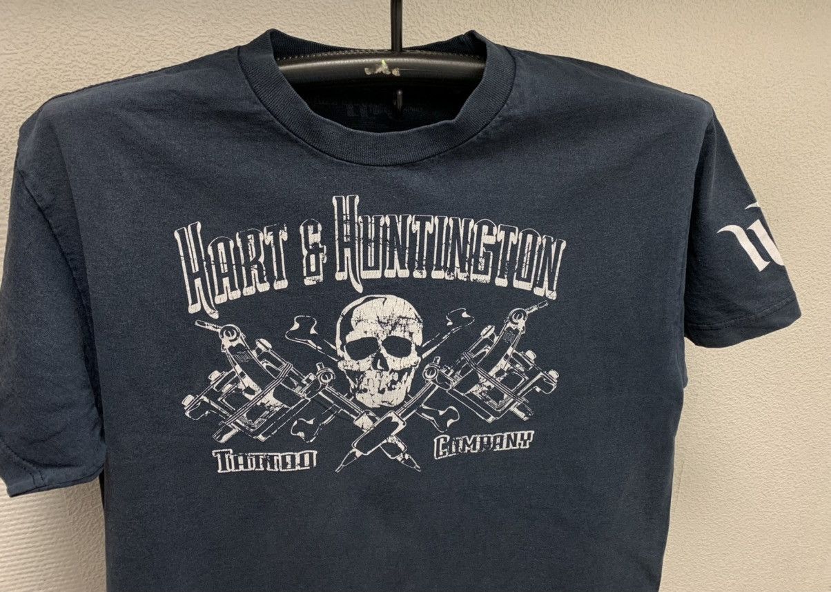 Band Tees Hart & Huntington skull t-shirt L size vintage tattoo compa Size US L / EU 52-54 / 3 - 2 Thumbnail