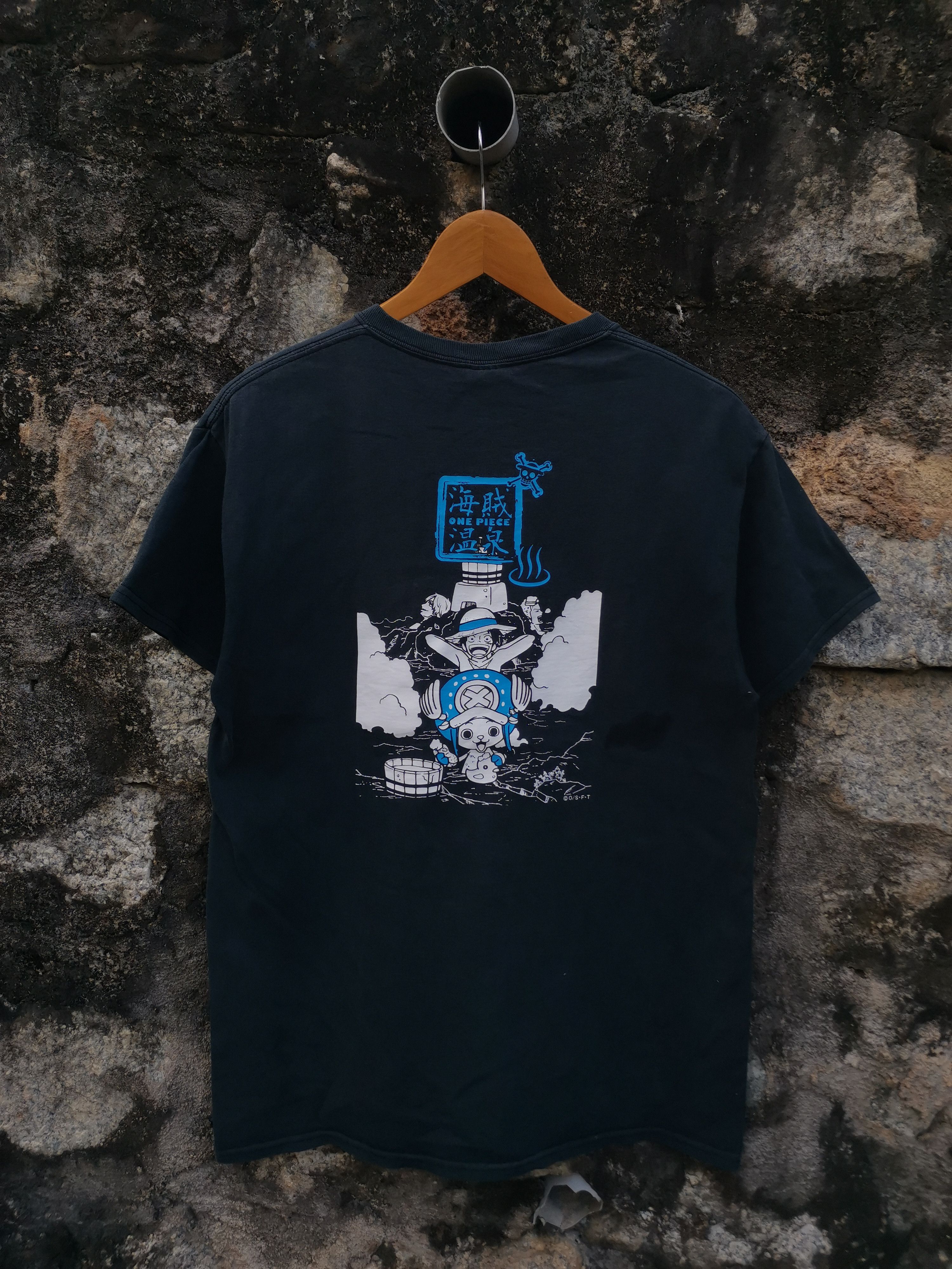 Anime Vintage One Piece Anima Japan Tshirt Size US M / EU 48-50 / 2 - 1 Thumbnail