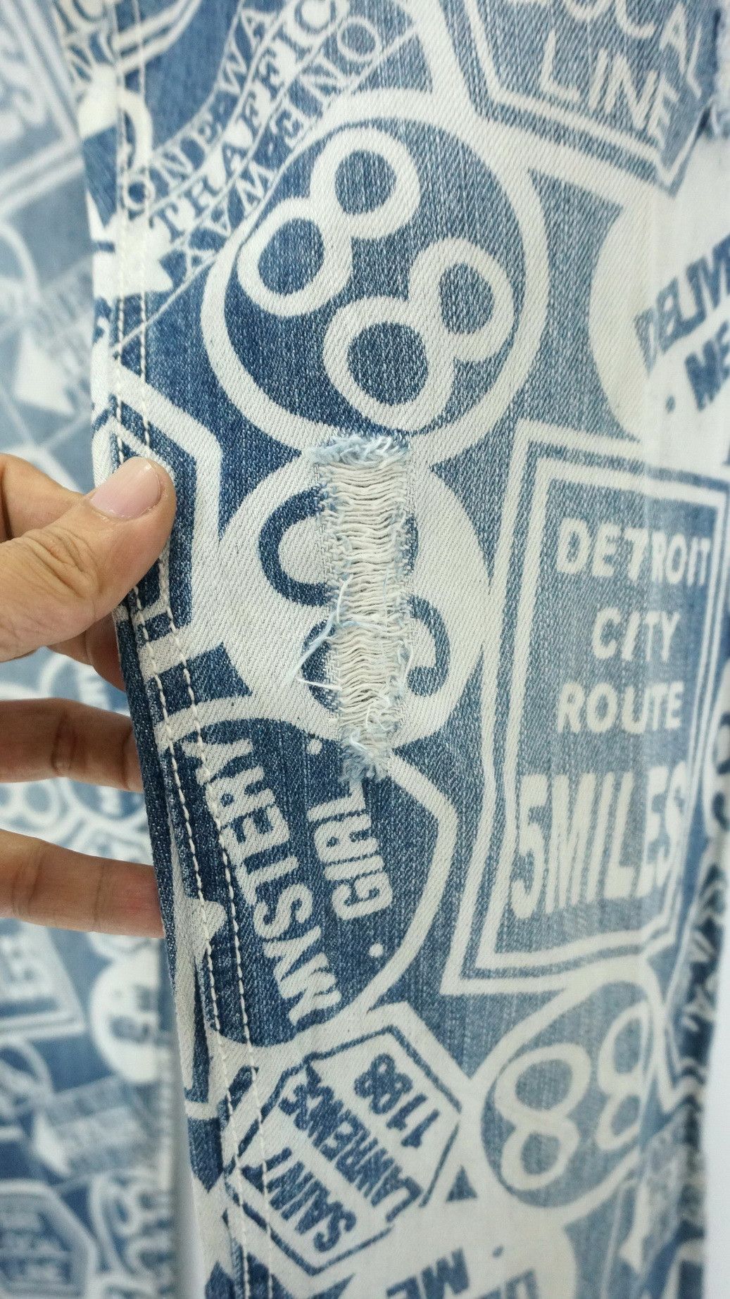 Japanese Brand GRAZIE Detroit City Overprint Distressed Women's Denim Size 29" - 6 Thumbnail