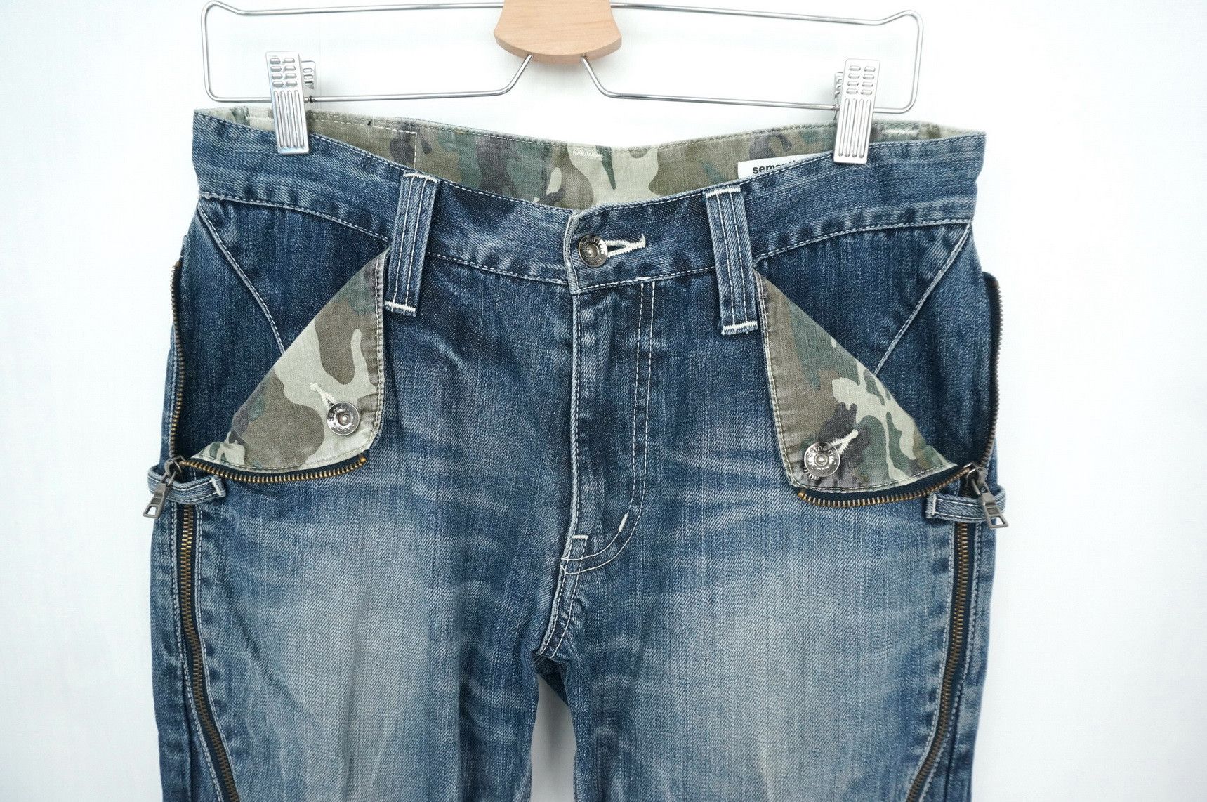semanticdesign Rare! SEMANTIC DESIGN Long Zipper Pocket Camo Roll Up Jeans Size US 29 - 6 Thumbnail