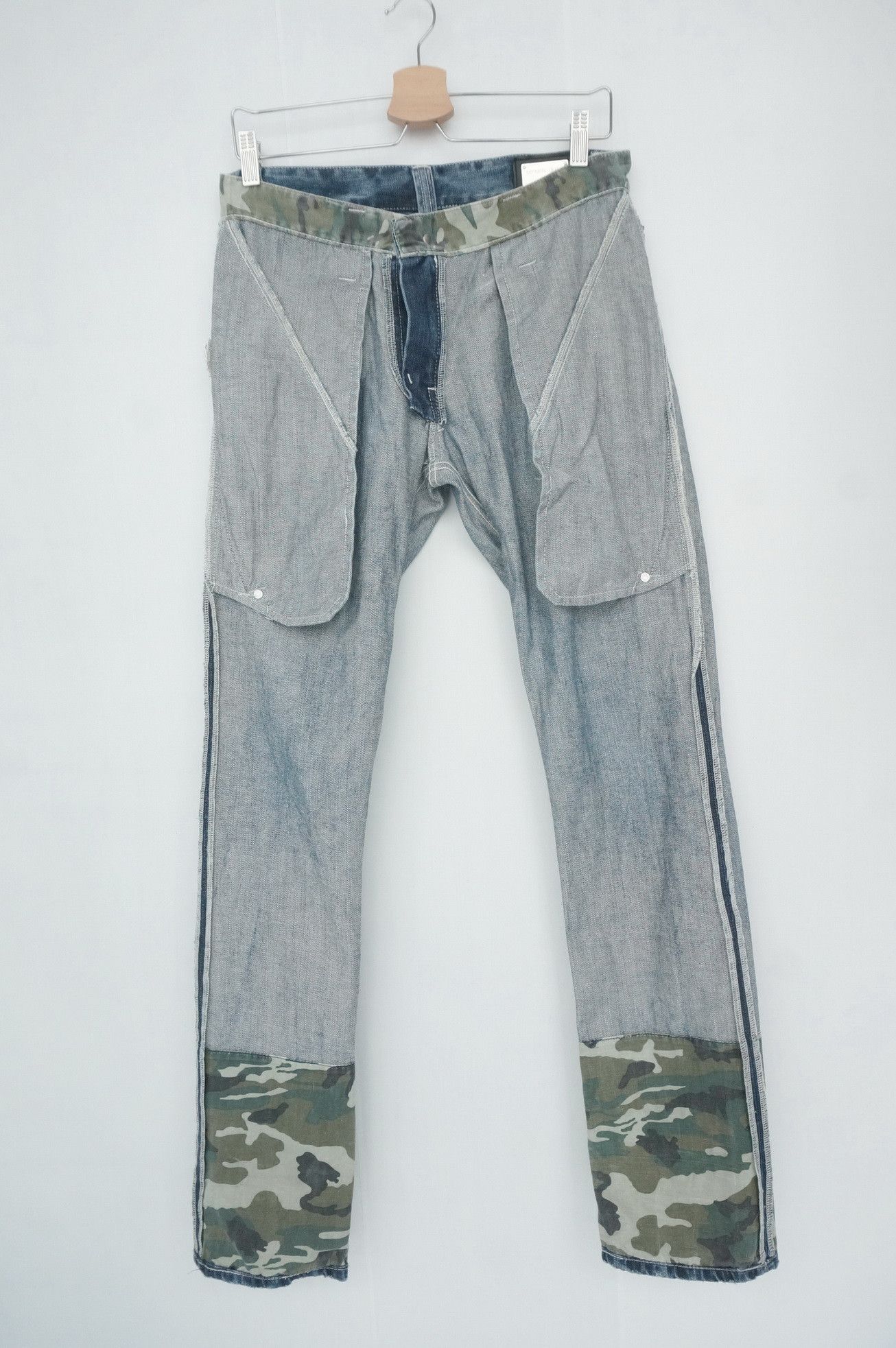 Japanese Brand Rare! SEMANTIC DESIGN Long Zipper Pocket Camo