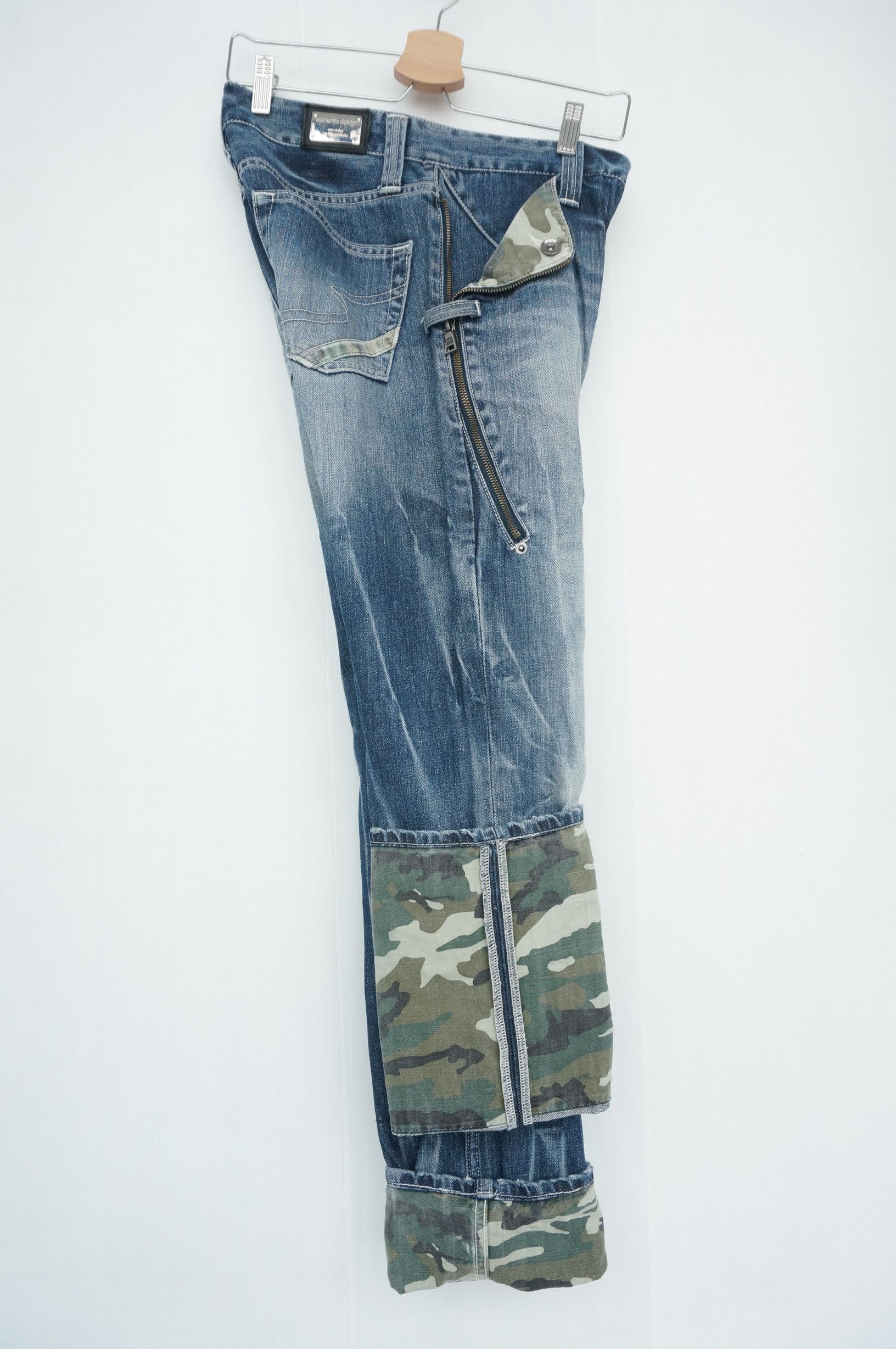 semanticdesign Rare! SEMANTIC DESIGN Long Zipper Pocket Camo Roll Up Jeans Size US 29 - 4 Thumbnail