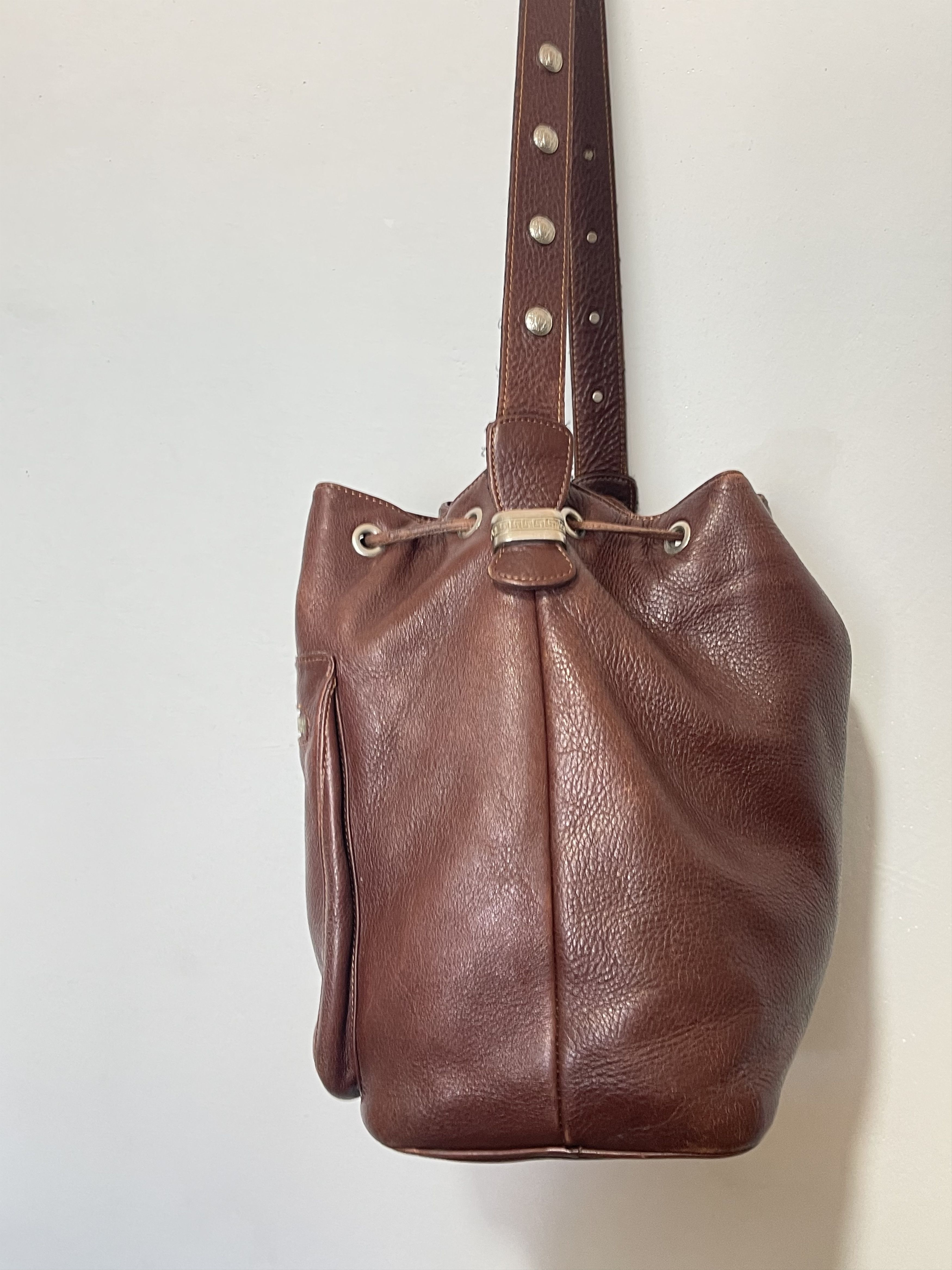 Versace 🔥 Gianni Versace vintage embossed logo bucket bag leather Size ONE SIZE - 7 Thumbnail