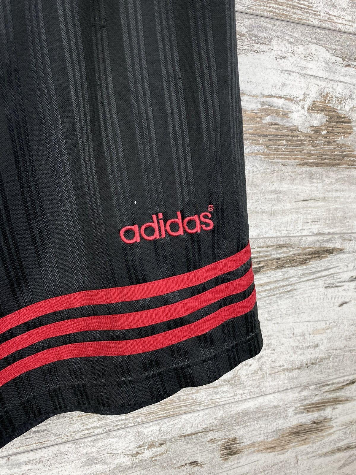 Adidas × Vintage Mens Vintage Adidas Shorts streetwear y2k rare stripes cargo Size US 36 / EU 52 - 2 Thumbnail