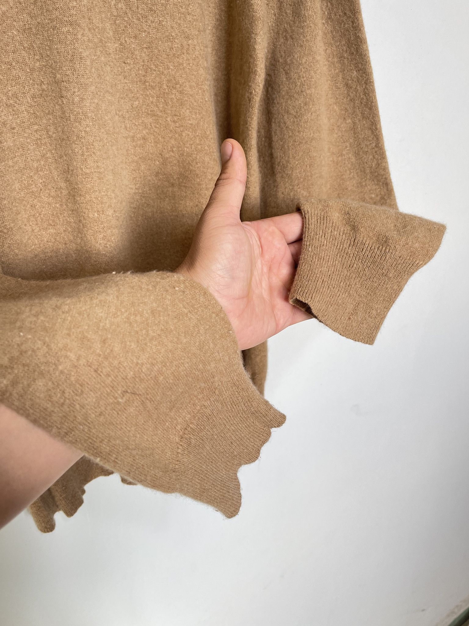 Burberry 🔥 Burberry sweater jumper wool size L camel Size US L / EU 52-54 / 3 - 8 Thumbnail