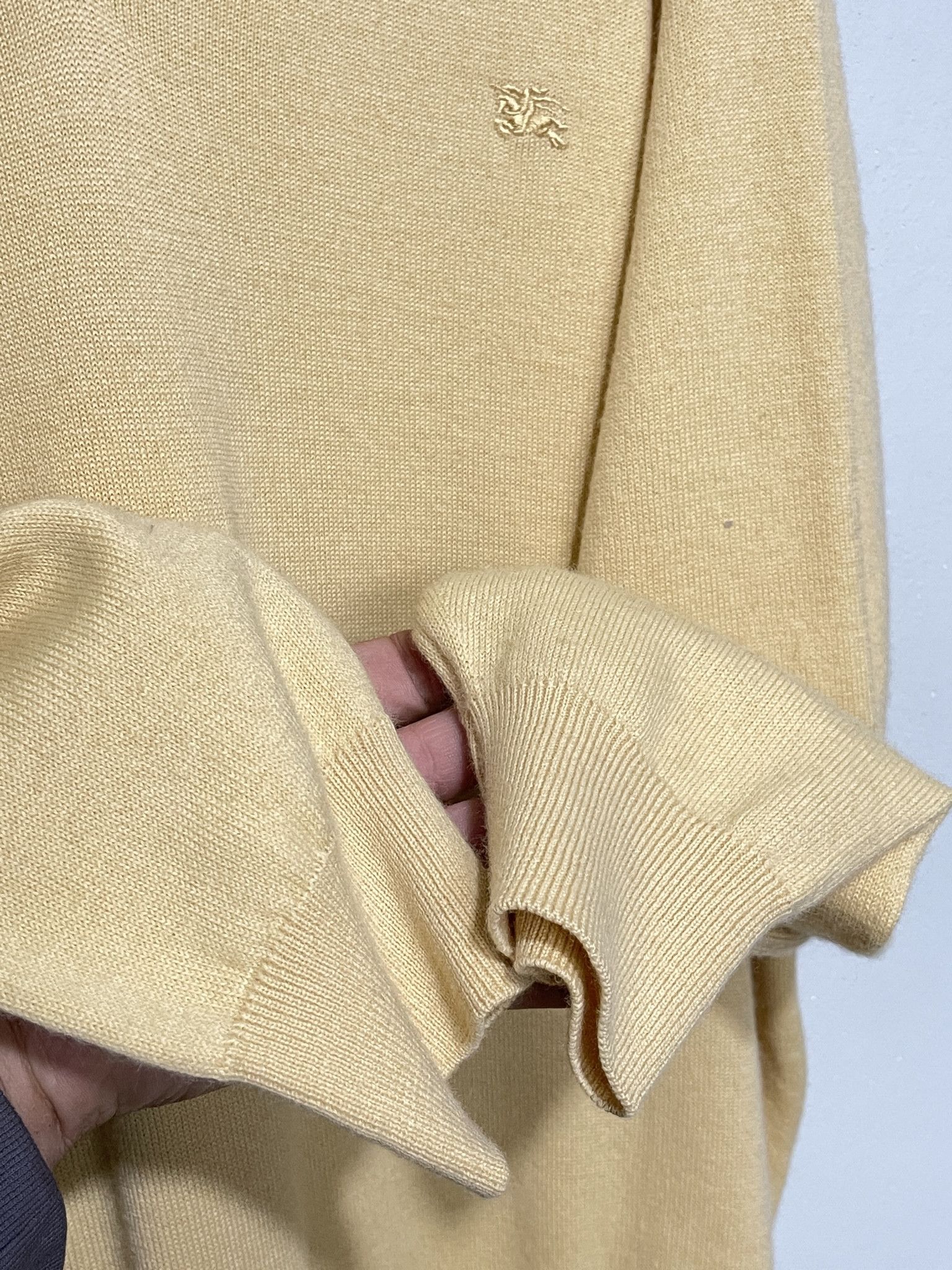 Burberry 🔥vneck cardigan Burberry sweater jumper wool size xl Size US XL / EU 56 / 4 - 4 Thumbnail