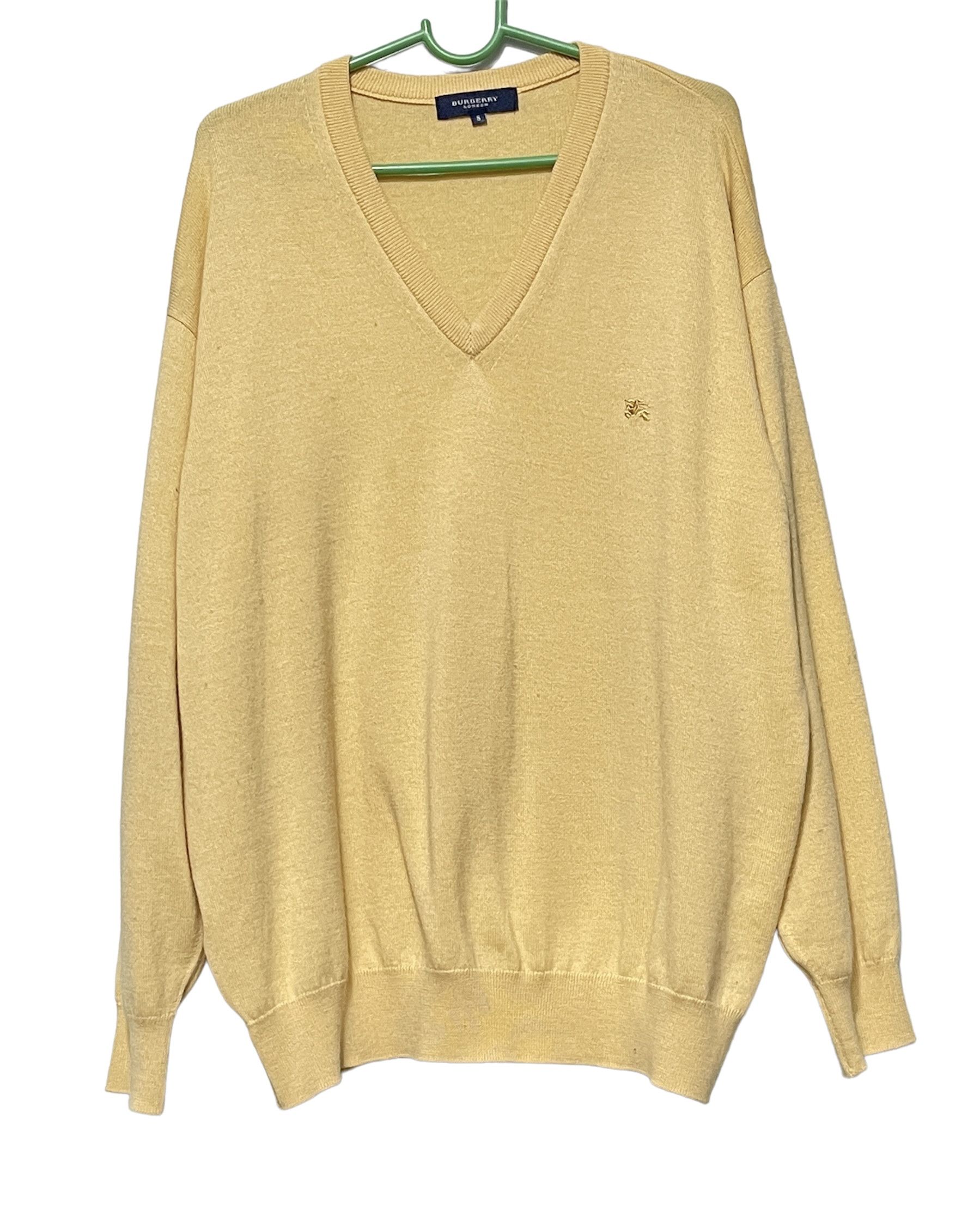 Burberry 🔥vneck cardigan Burberry sweater jumper wool size xl Size US XL / EU 56 / 4 - 1 Thumbnail