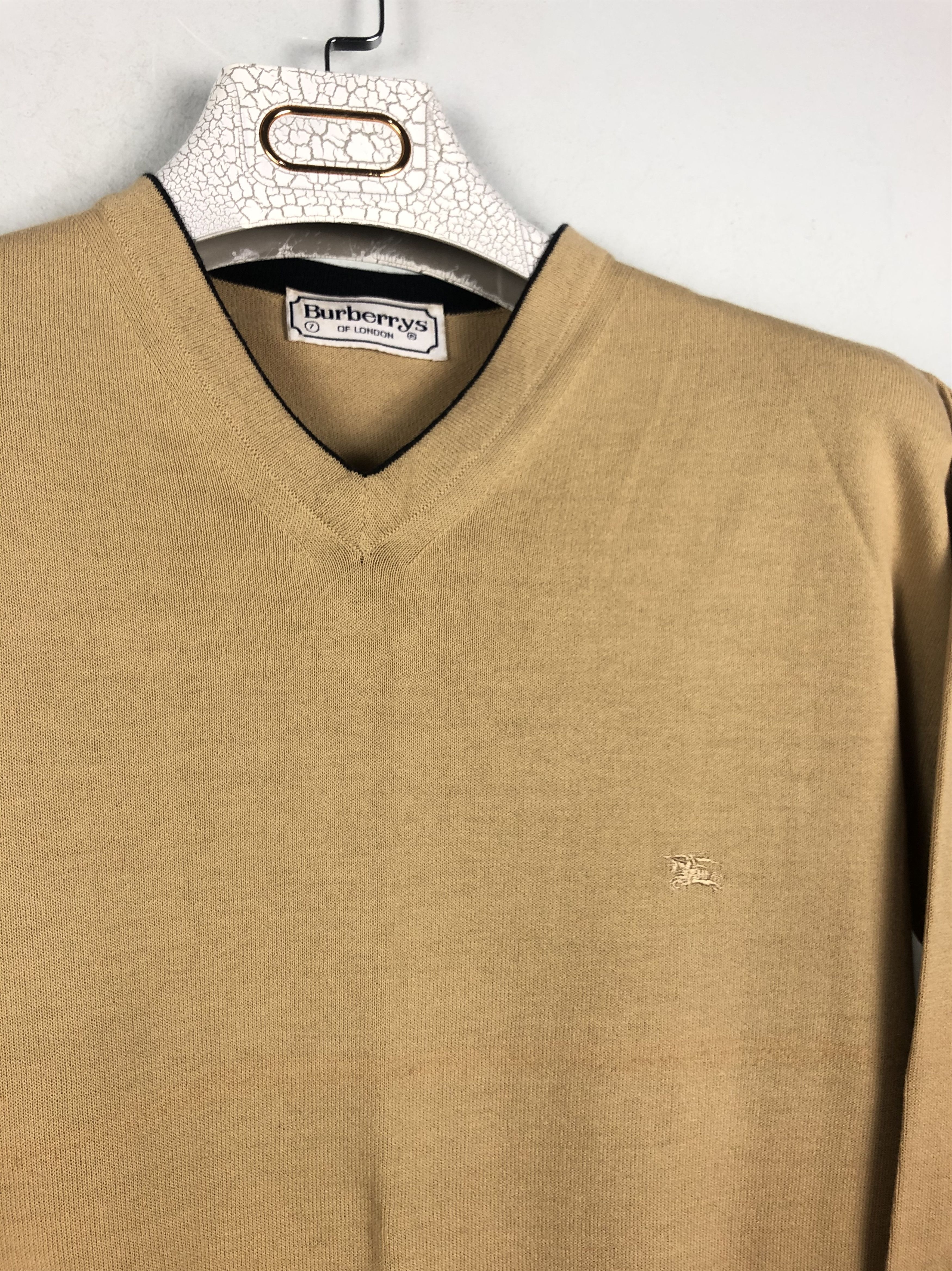 Burberry 🔥 Burberry jumper knitwear vneck camel small Size US S / EU 44-46 / 1 - 1 Thumbnail