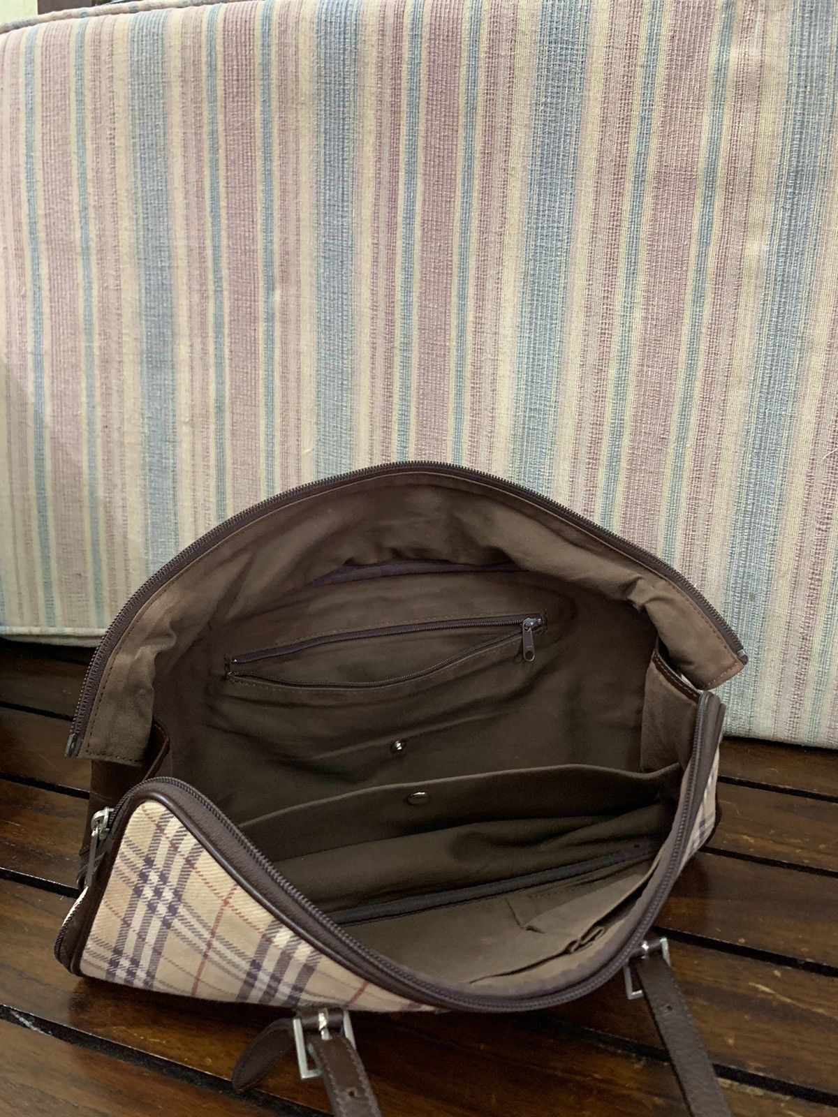 Burberry 🔥BURBERRY BLUE LABEL NOVA CHECK DUFFLE BAGS Size ONE SIZE - 14 Thumbnail