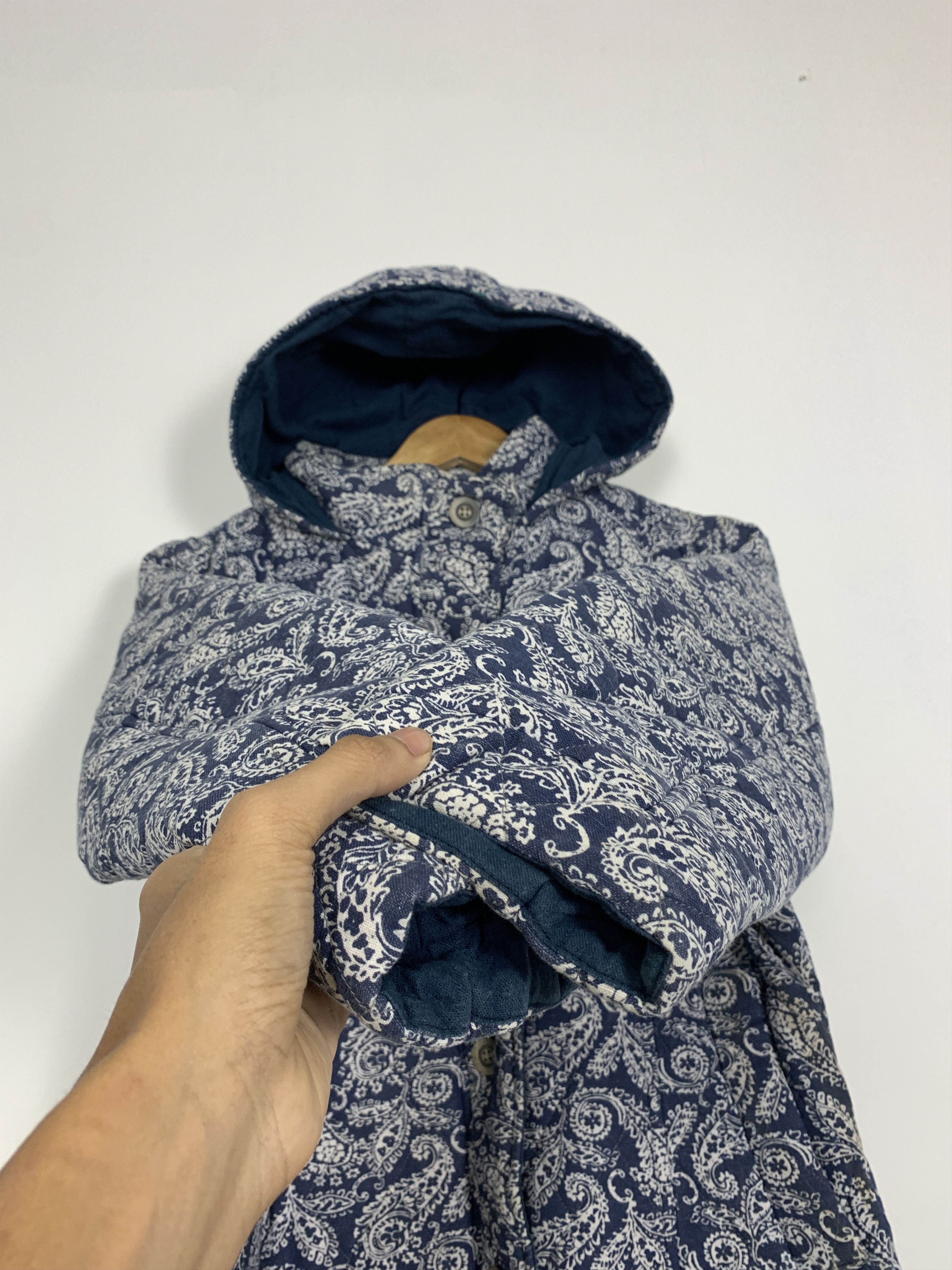 Vintage Vintage MALIBU USA Bandana Pattern Hoodie Jacket J0920 Size US S / EU 44-46 / 1 - 7 Thumbnail