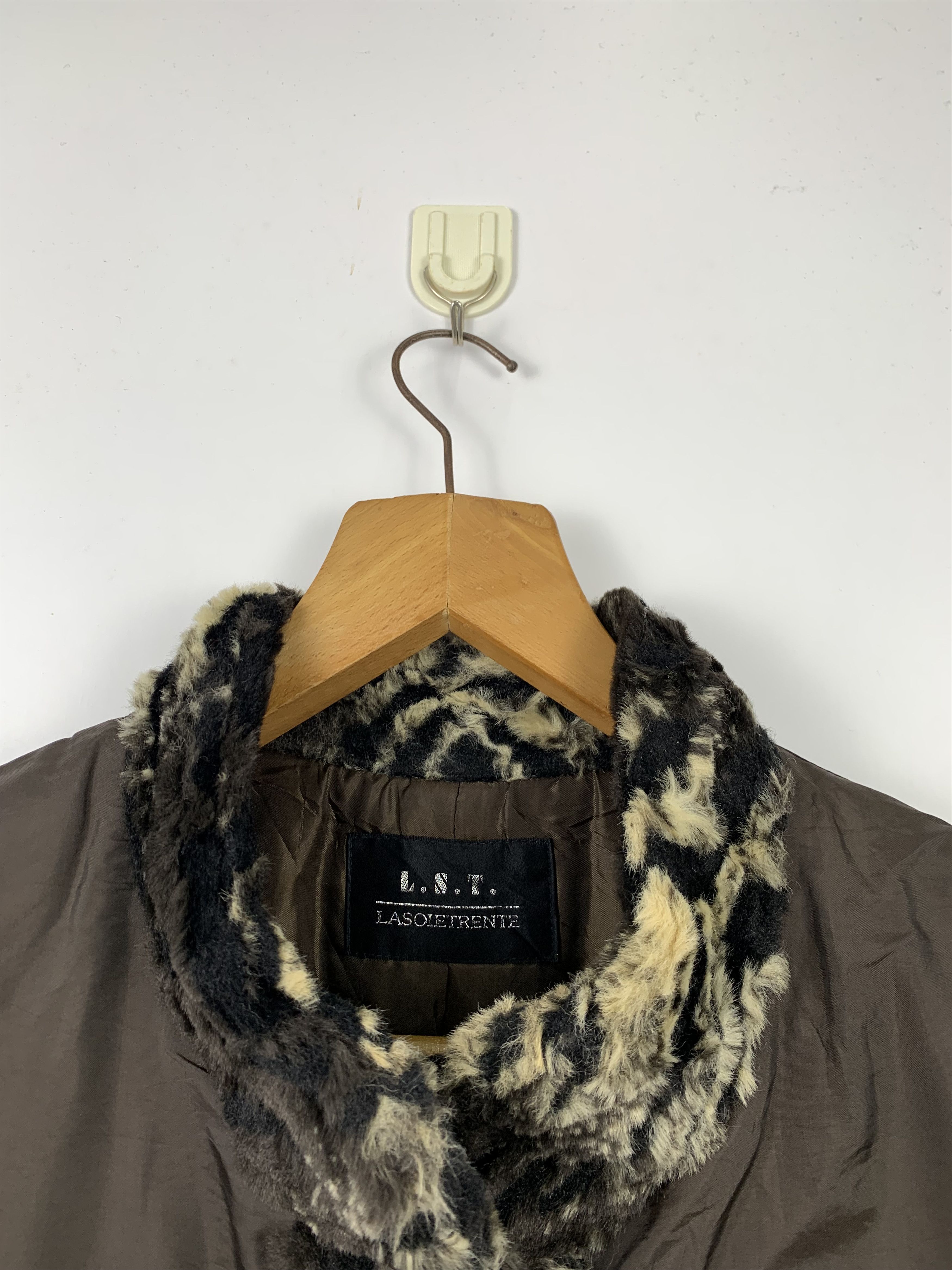 Japanese Brand Vintage LASOLETRENTE Tiger Long Coat Faux J0323 Size L / US 10 / IT 46 - 4 Thumbnail