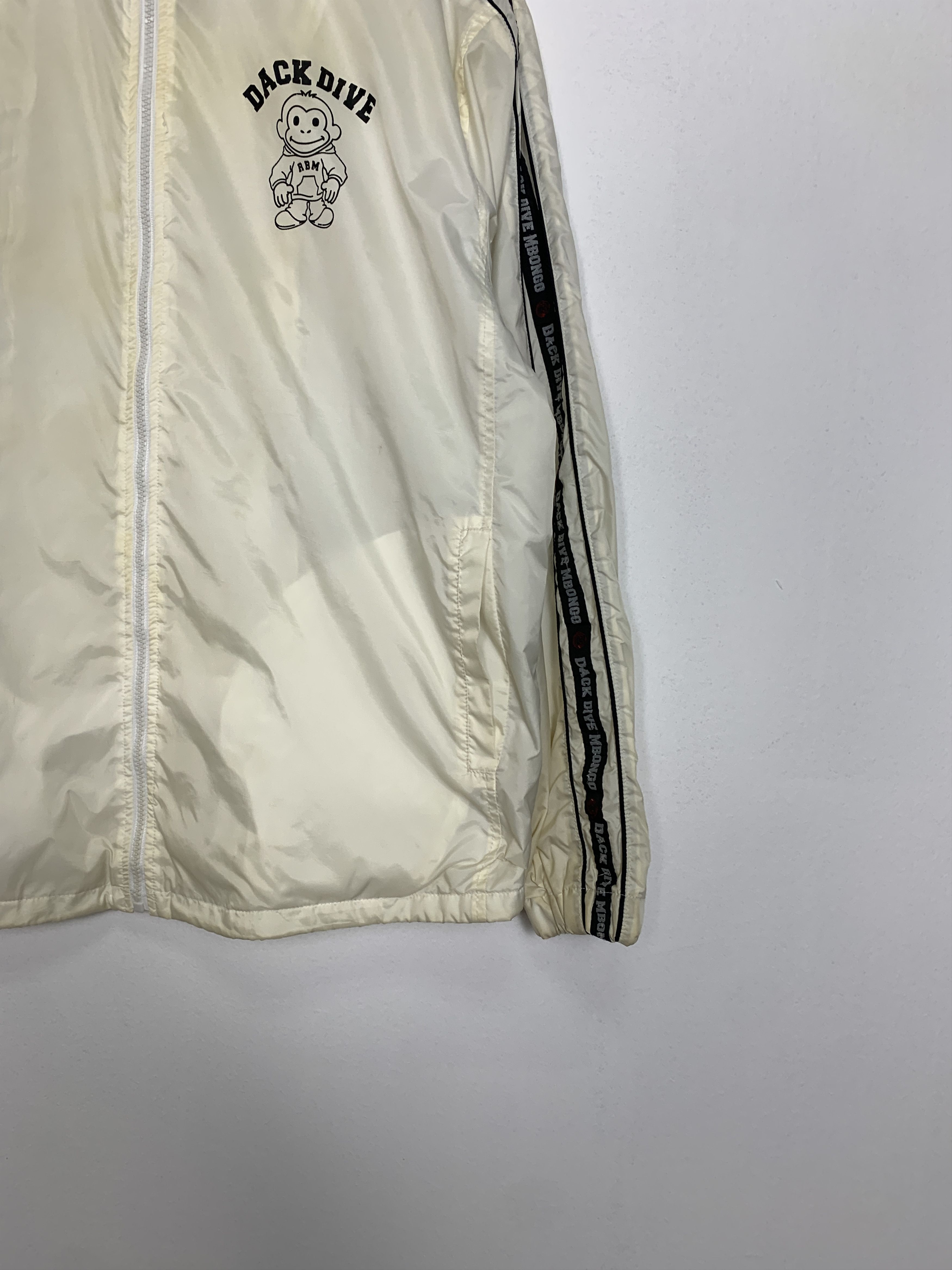 Japanese Brand Vintage DACK DIVE MBONGO Windbreaker Jackets J0792 Size US L / EU 52-54 / 3 - 5 Thumbnail