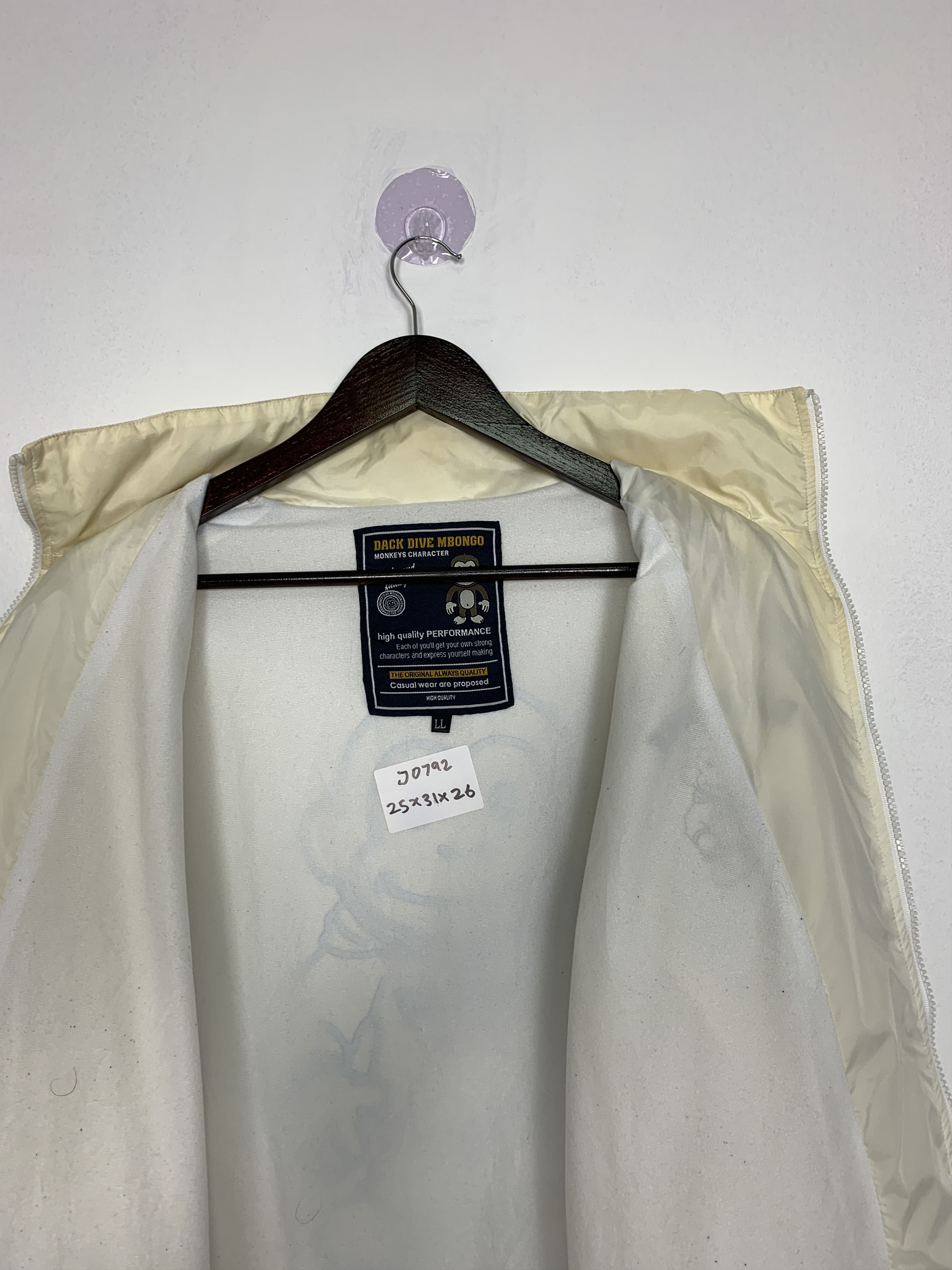 Japanese Brand Vintage DACK DIVE MBONGO Windbreaker Jackets J0792 Size US L / EU 52-54 / 3 - 12 Thumbnail