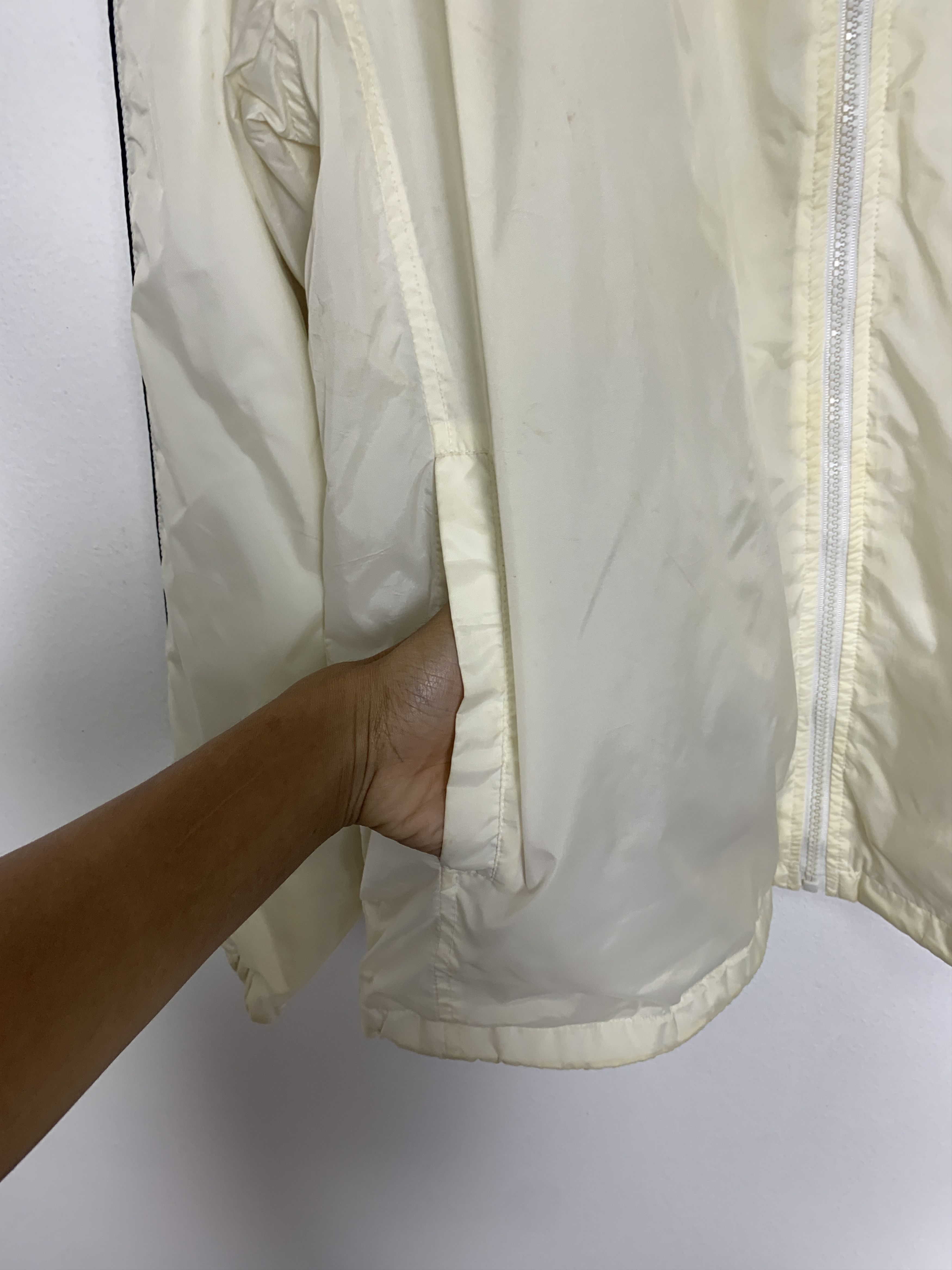 Japanese Brand Vintage DACK DIVE MBONGO Windbreaker Jackets J0792 Size US L / EU 52-54 / 3 - 9 Thumbnail