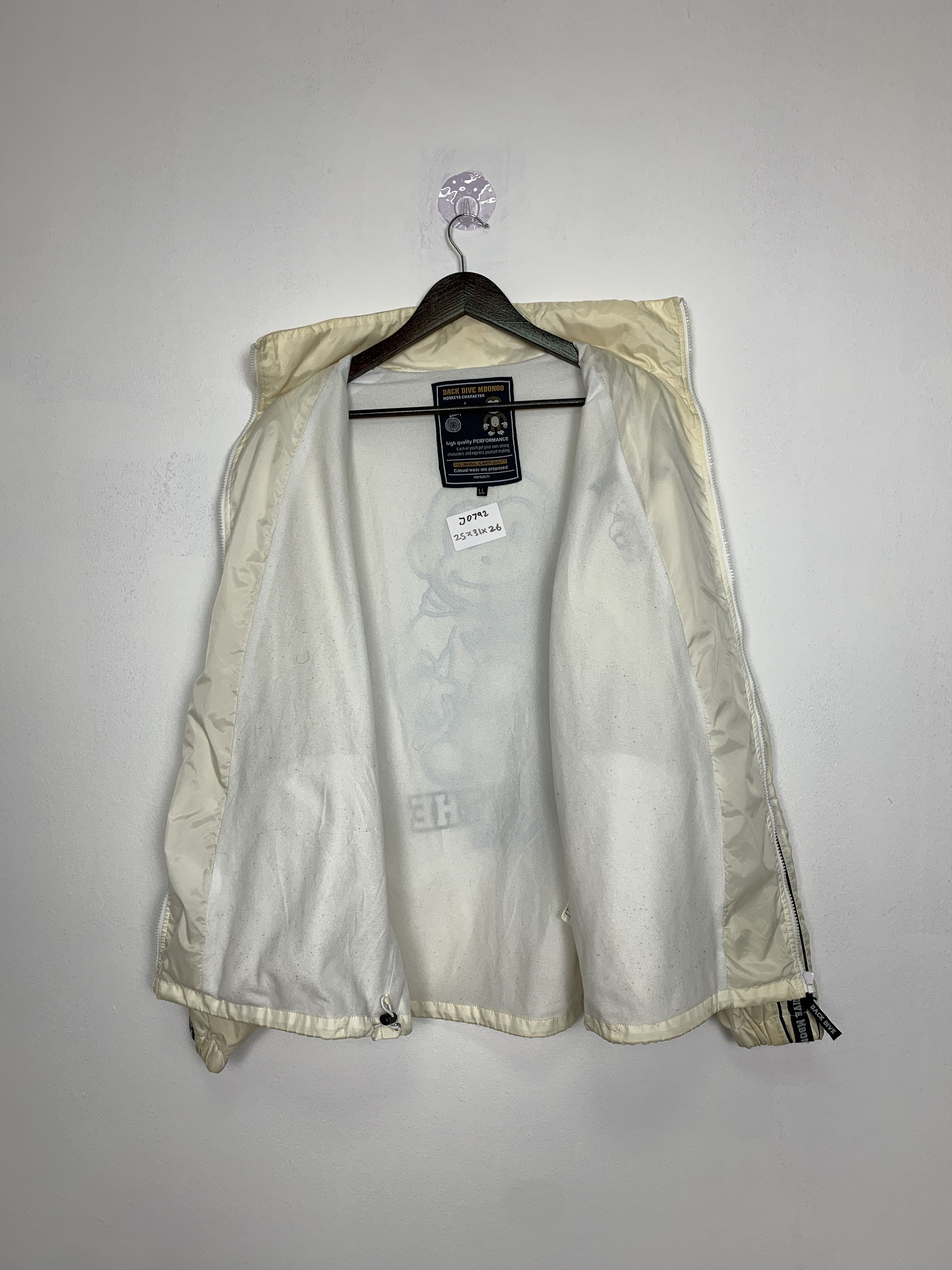 Japanese Brand Vintage DACK DIVE MBONGO Windbreaker Jackets J0792 Size US L / EU 52-54 / 3 - 10 Thumbnail
