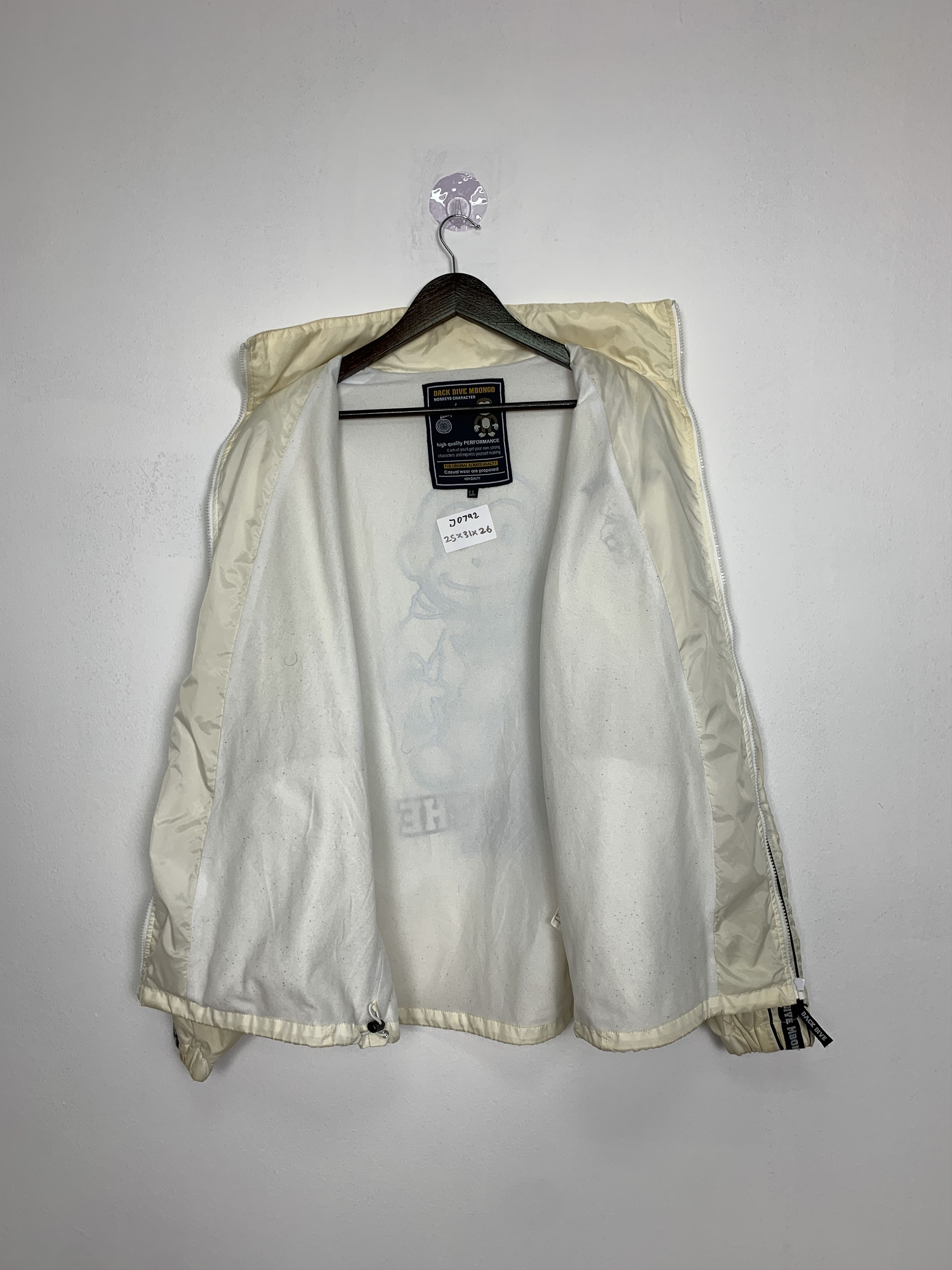 Japanese Brand Vintage DACK DIVE MBONGO Windbreaker Jackets J0792 Size US L / EU 52-54 / 3 - 11 Thumbnail