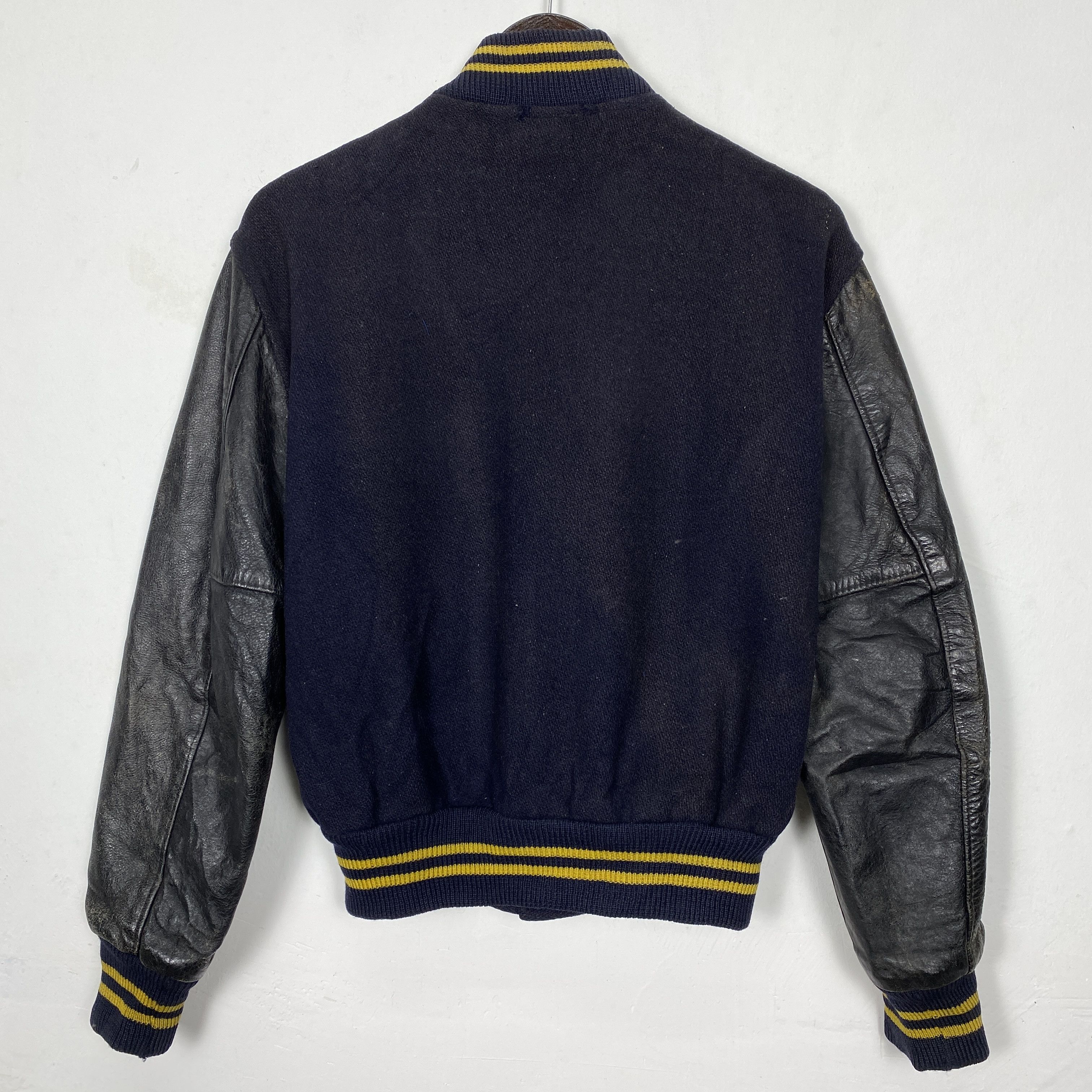 Vintage Vintage 80's American Brand Leather Sleeve Varsity J0209 Size US S / EU 44-46 / 1 - 11 Thumbnail