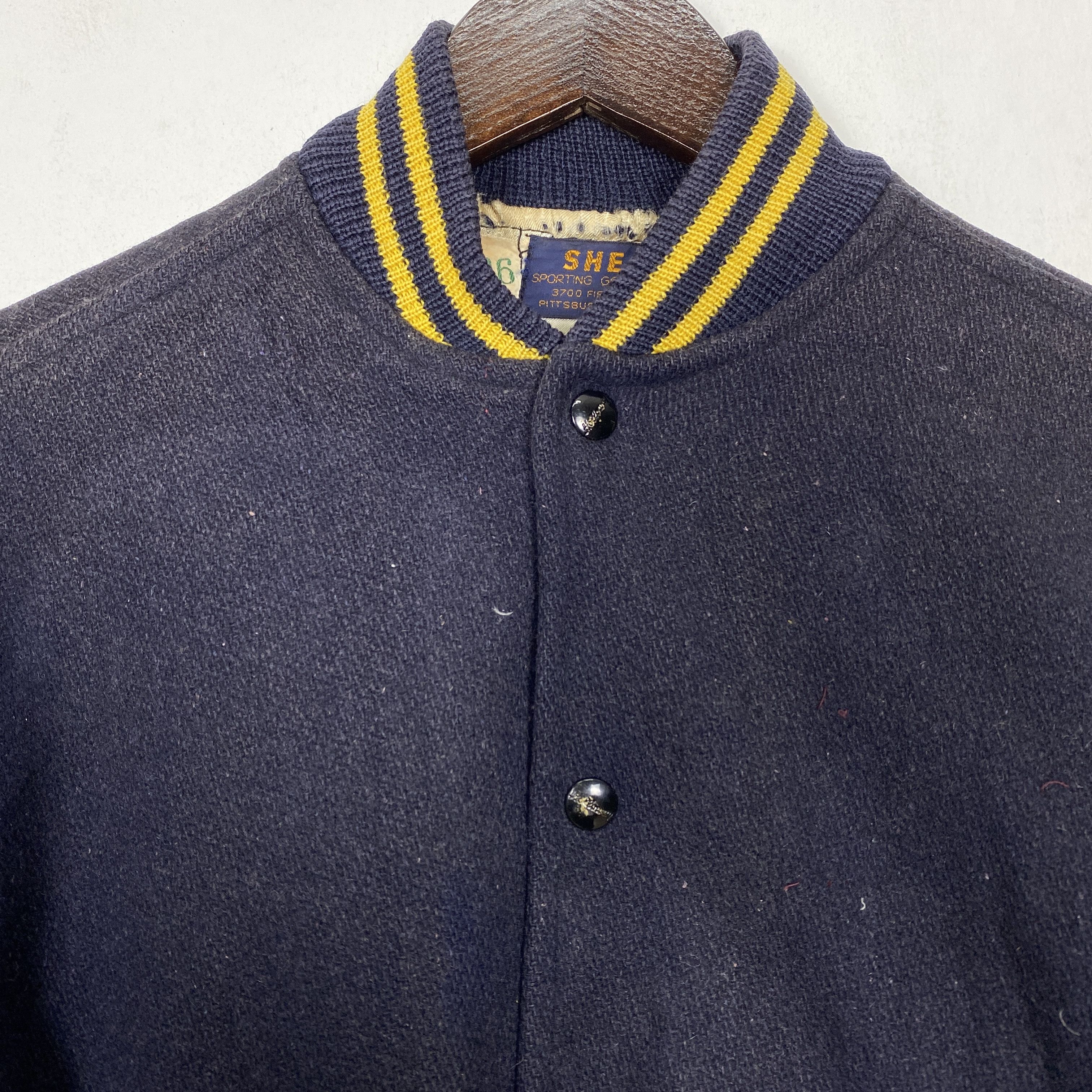 Vintage Vintage 80's American Brand Leather Sleeve Varsity J0209 Size US S / EU 44-46 / 1 - 2 Thumbnail