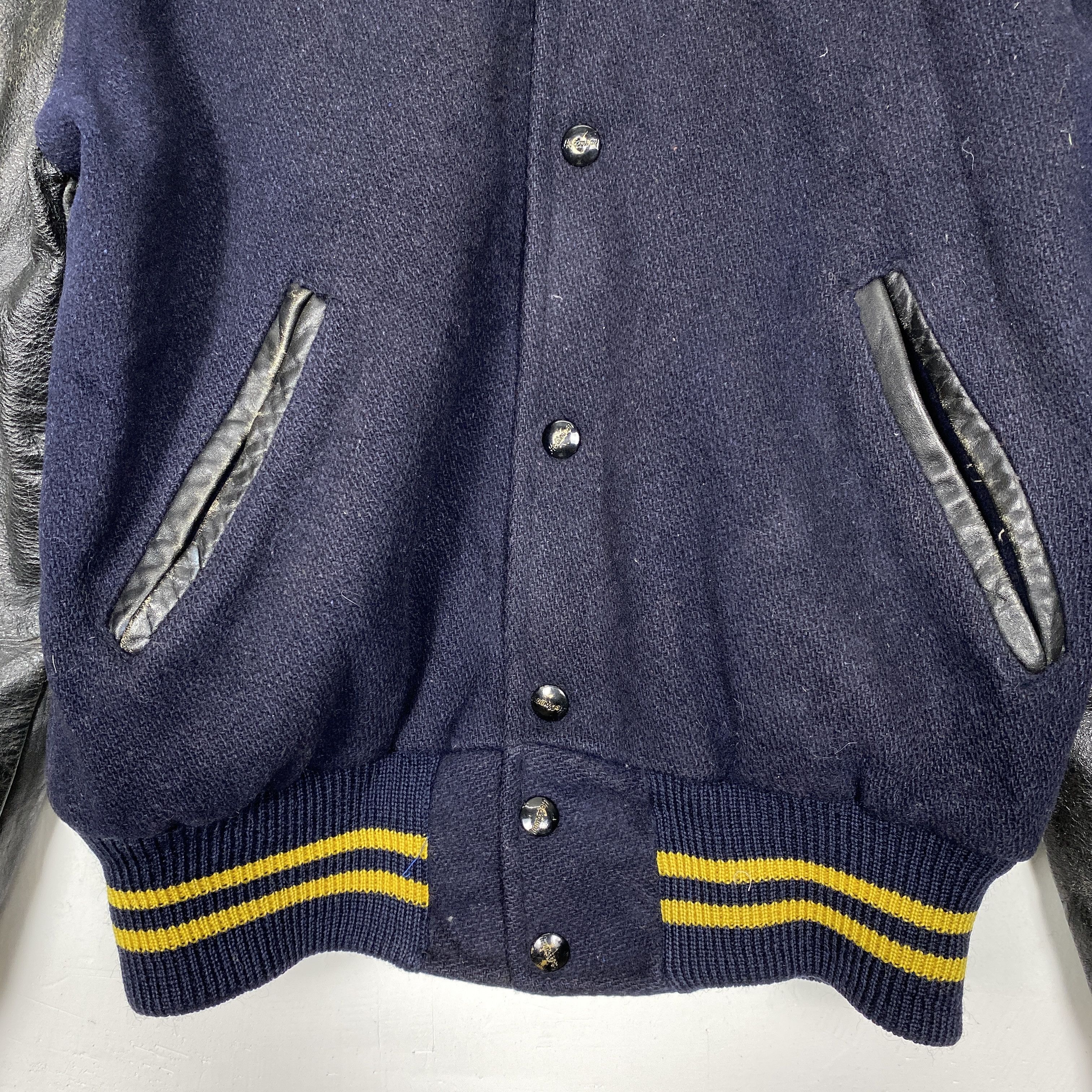 Vintage Vintage 80's American Brand Leather Sleeve Varsity J0209 Size US S / EU 44-46 / 1 - 5 Thumbnail