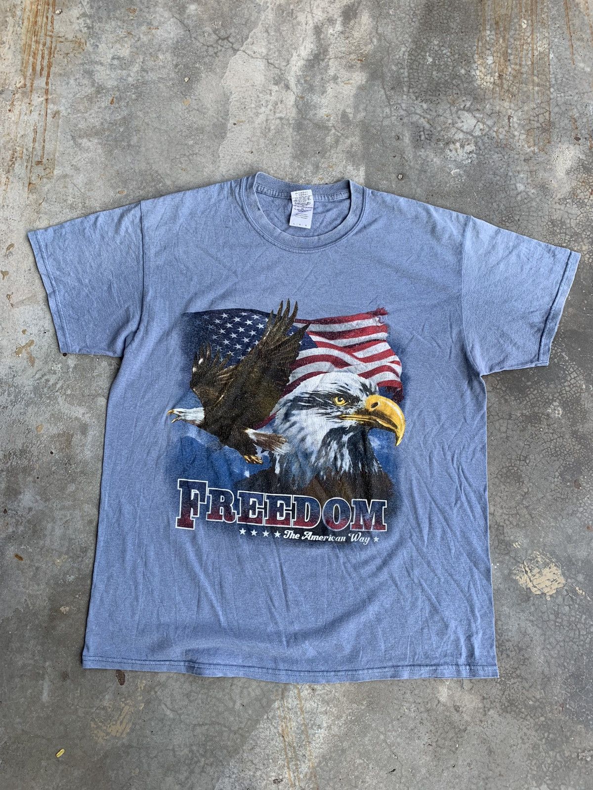 Vintage Vintage Faded American Eagle Freedom Tshirt Size US L / EU 52-54 / 3 - 1 Thumbnail