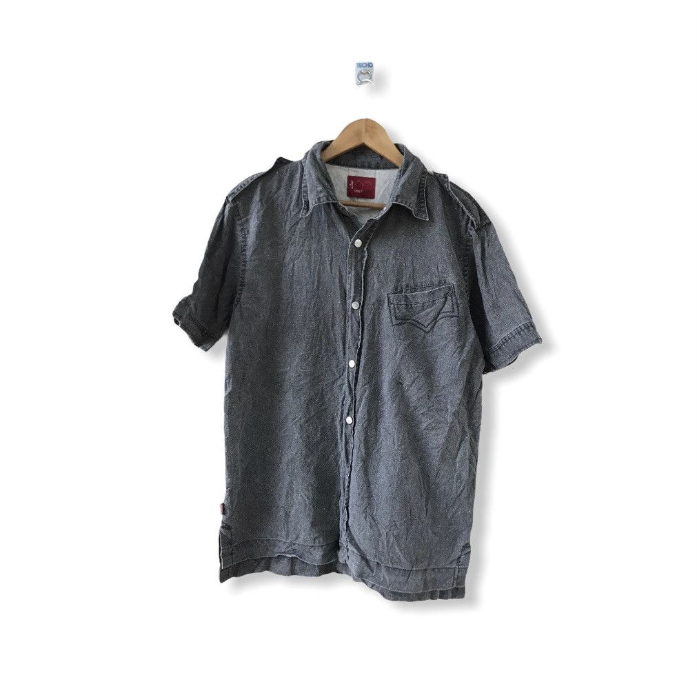 image of Vintage Levis Denim Button Up Denim Shirt in Grey, Men's (Size Large)