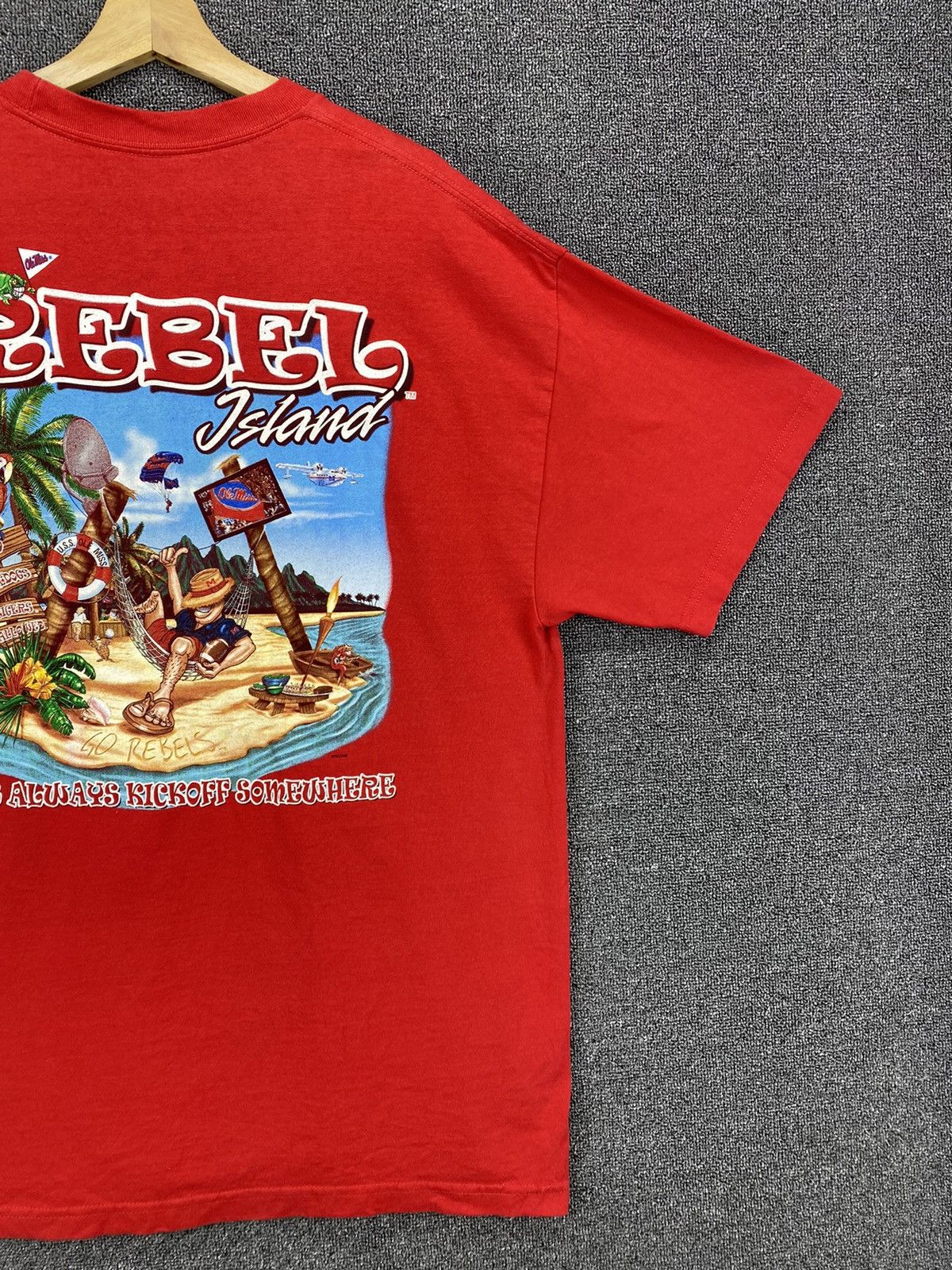 Vintage Vintage Y2K Rebel Island Graphic Tees Printed T Shirts Size US XL / EU 56 / 4 - 7 Thumbnail