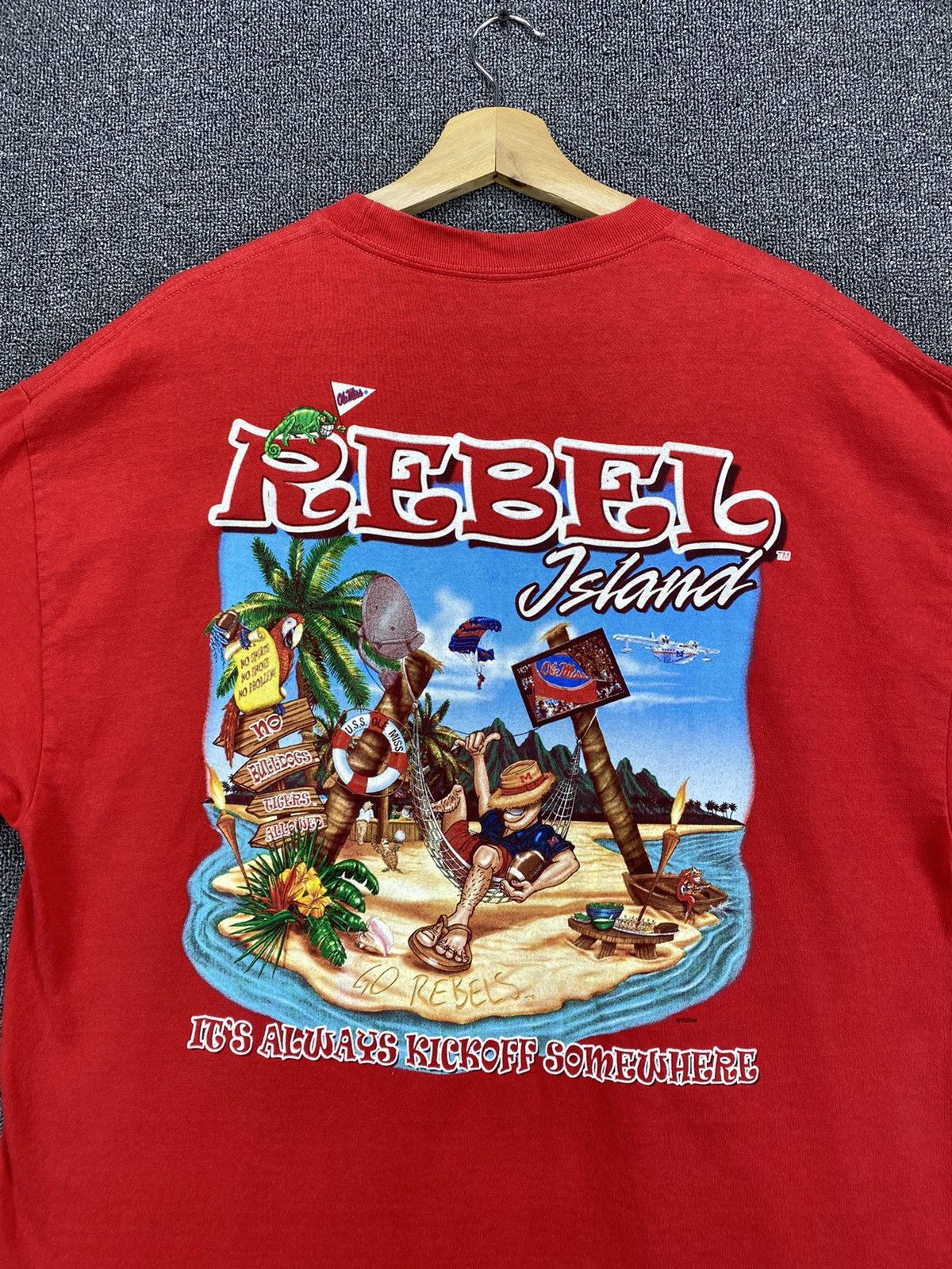Vintage Vintage Y2K Rebel Island Graphic Tees Printed T Shirts Size US XL / EU 56 / 4 - 3 Thumbnail