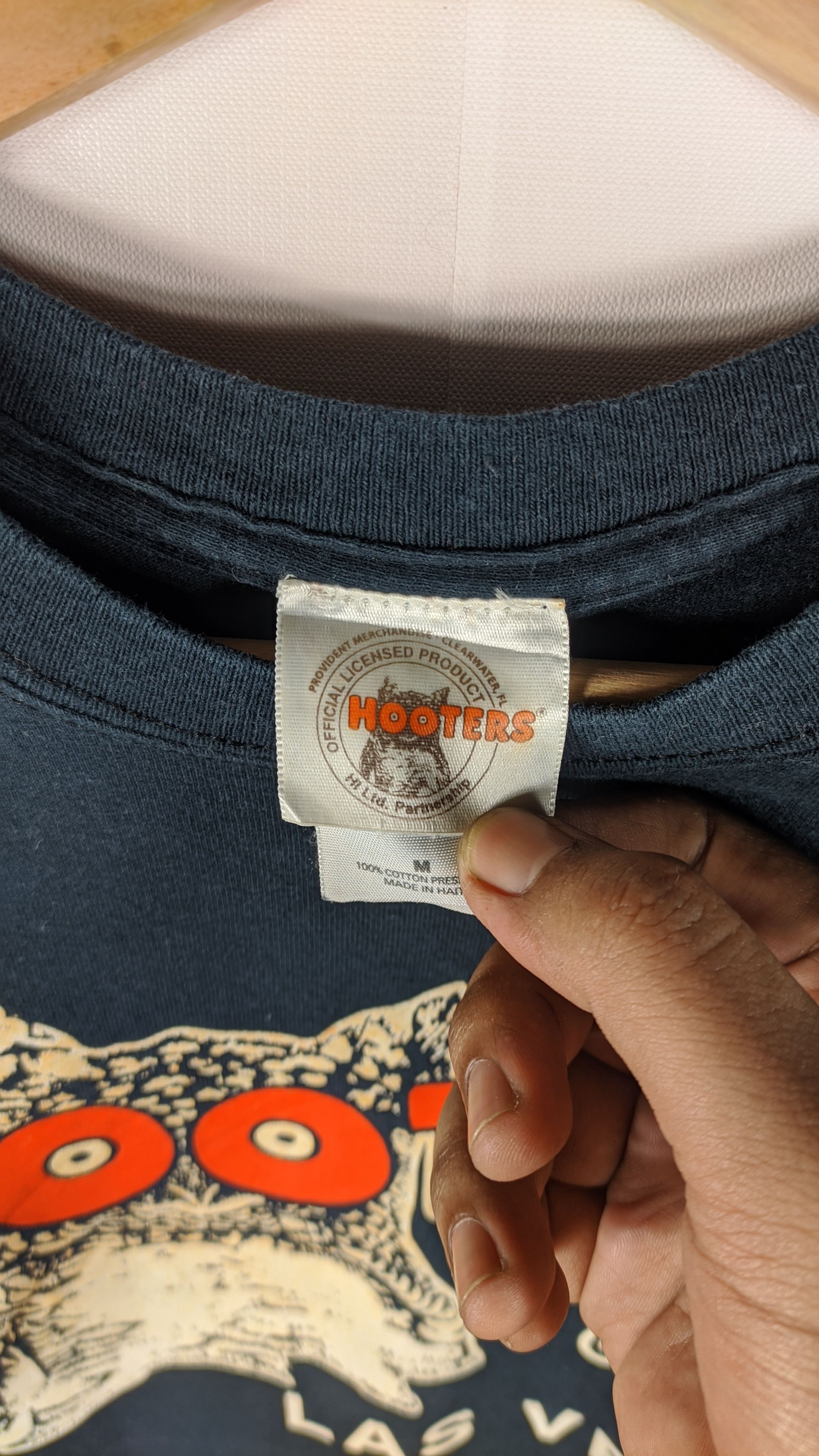 Vintage Steals🔥Tshirt Hooters Las Vegas Tee Size US M / EU 48-50 / 2 - 3 Thumbnail