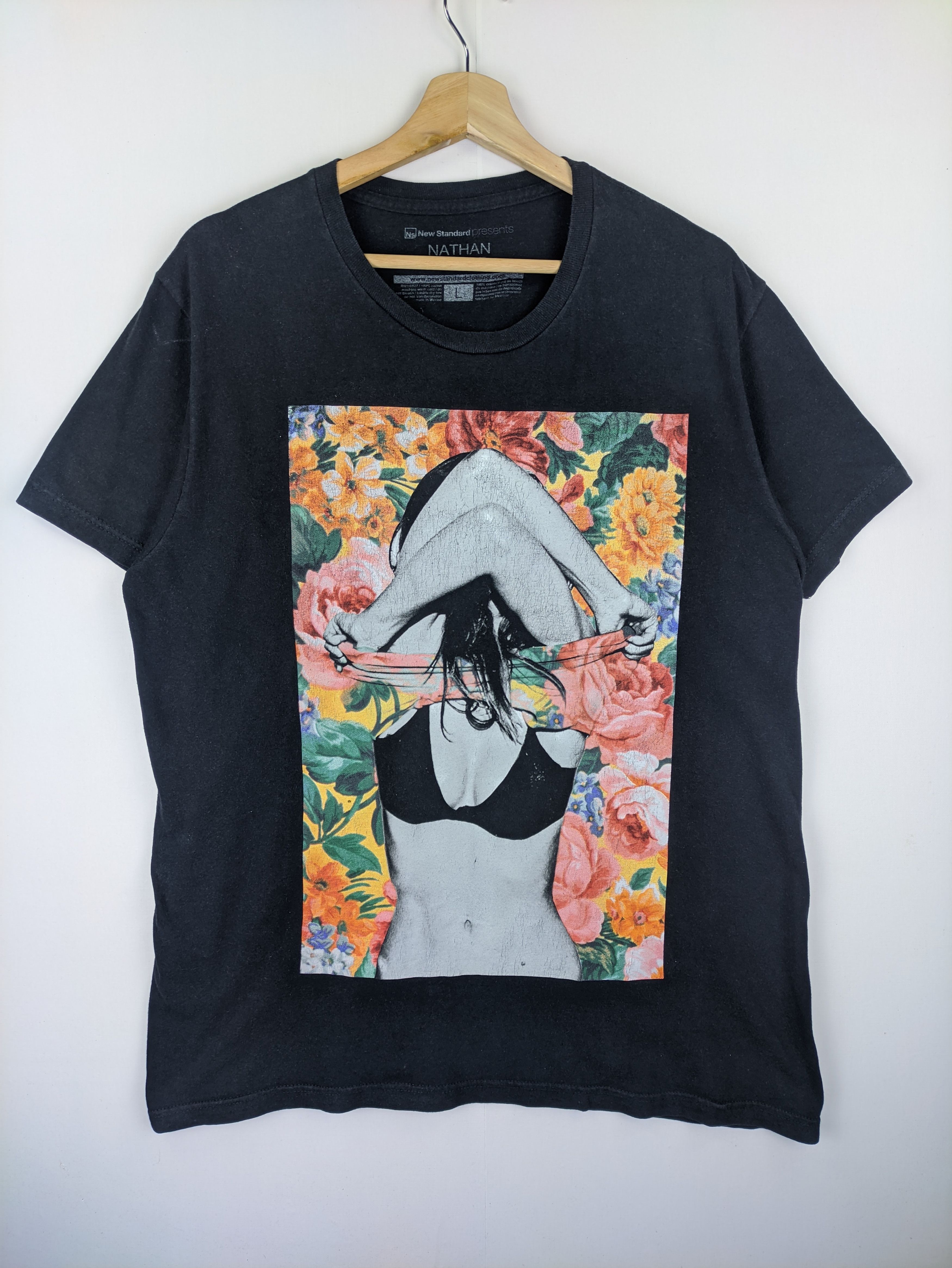 Japanese Brand Steals🔥Tshirt Sexy Bikini Floral Design Tee(Combo Tee PM) Size L / US 10 / IT 46 - 1 Thumbnail
