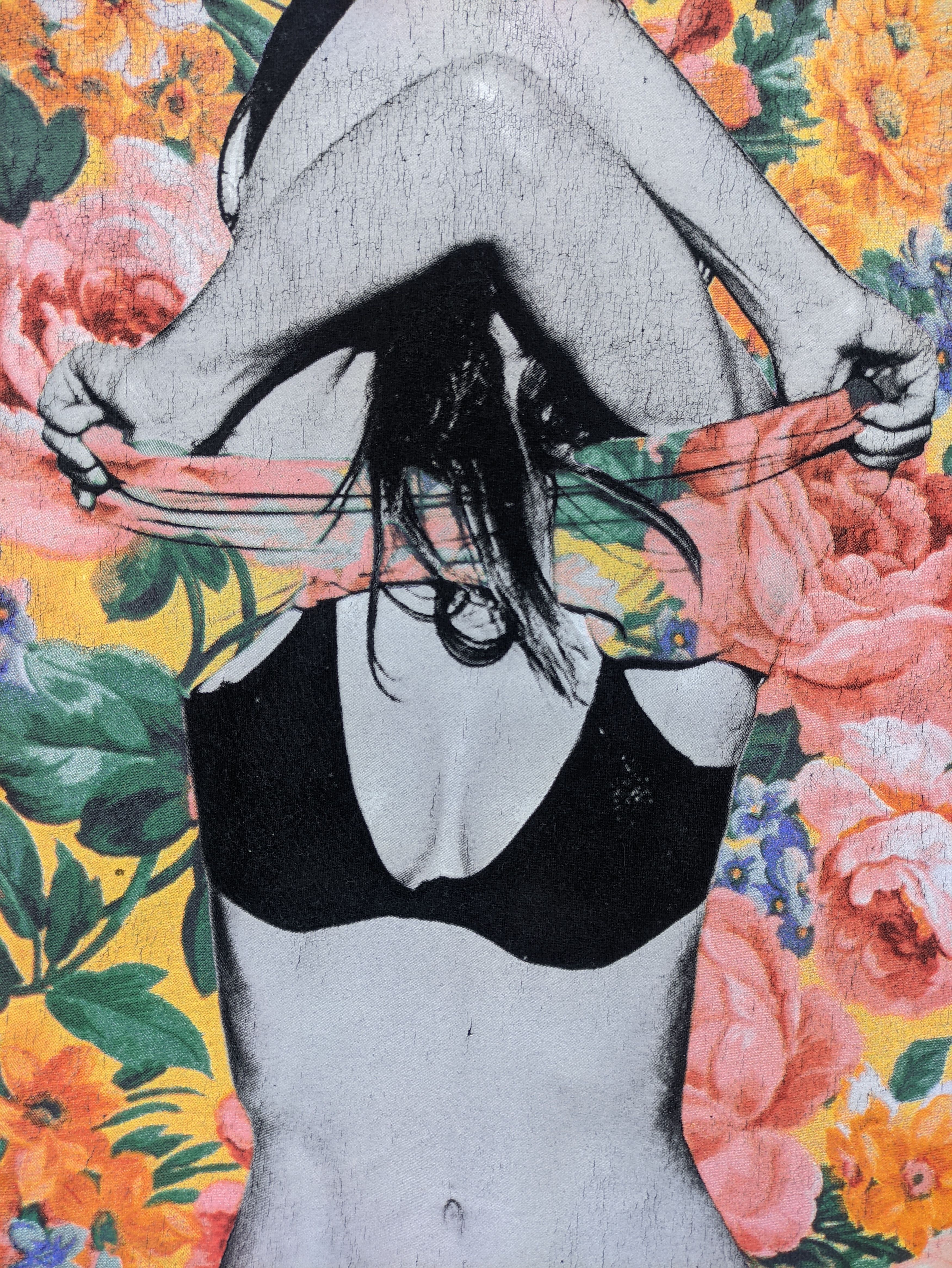 Japanese Brand Steals🔥Tshirt Sexy Bikini Floral Design Tee(Combo Tee PM) Size L / US 10 / IT 46 - 2 Thumbnail