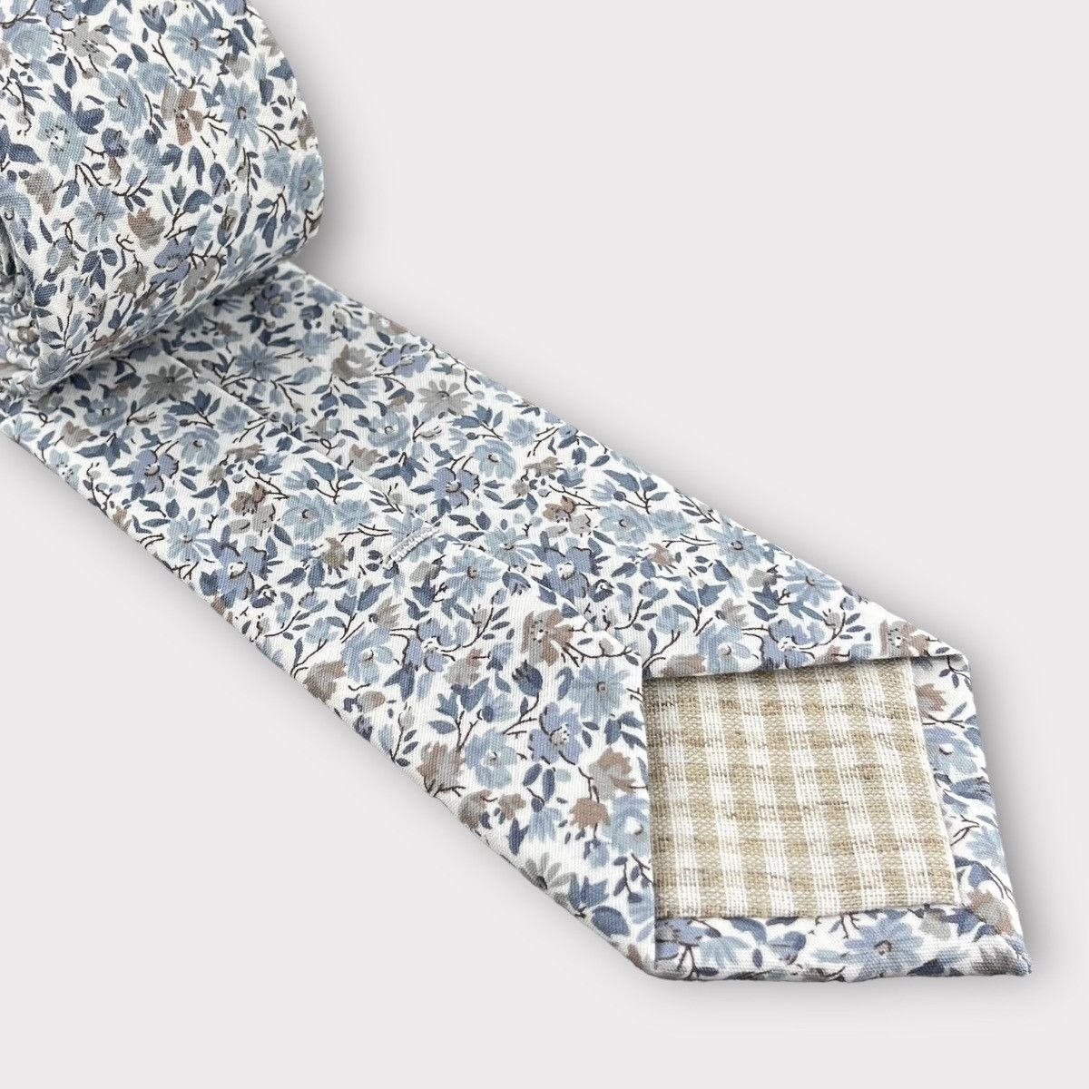 Other Men’s White w/ Dusty Blue Floral Necktie, Slim 2.5” Width Size ONE SIZE - 5 Thumbnail