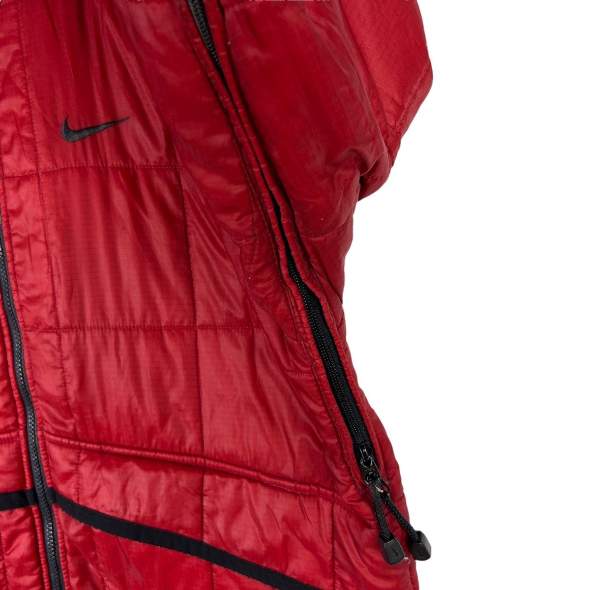 Nike Vintage Nike ACG Thermal Layer 2 Jacket Red Y2K Techwear L Size US L / EU 52-54 / 3 - 8 Thumbnail