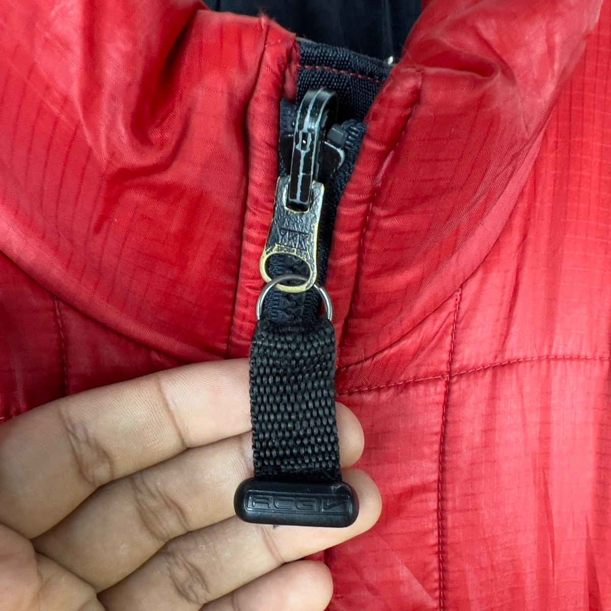 Nike Vintage Nike ACG Thermal Layer 2 Jacket Red Y2K Techwear L Size US L / EU 52-54 / 3 - 11 Thumbnail