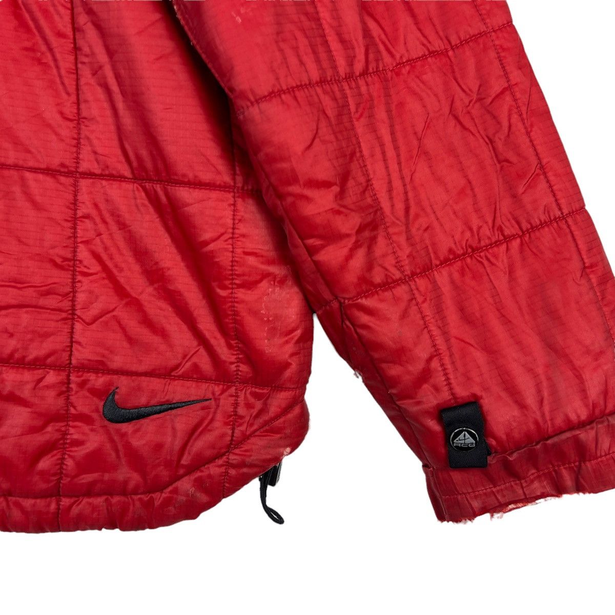 Nike Vintage Nike ACG Thermal Layer 2 Jacket Red Y2K Techwear L Size US L / EU 52-54 / 3 - 9 Thumbnail