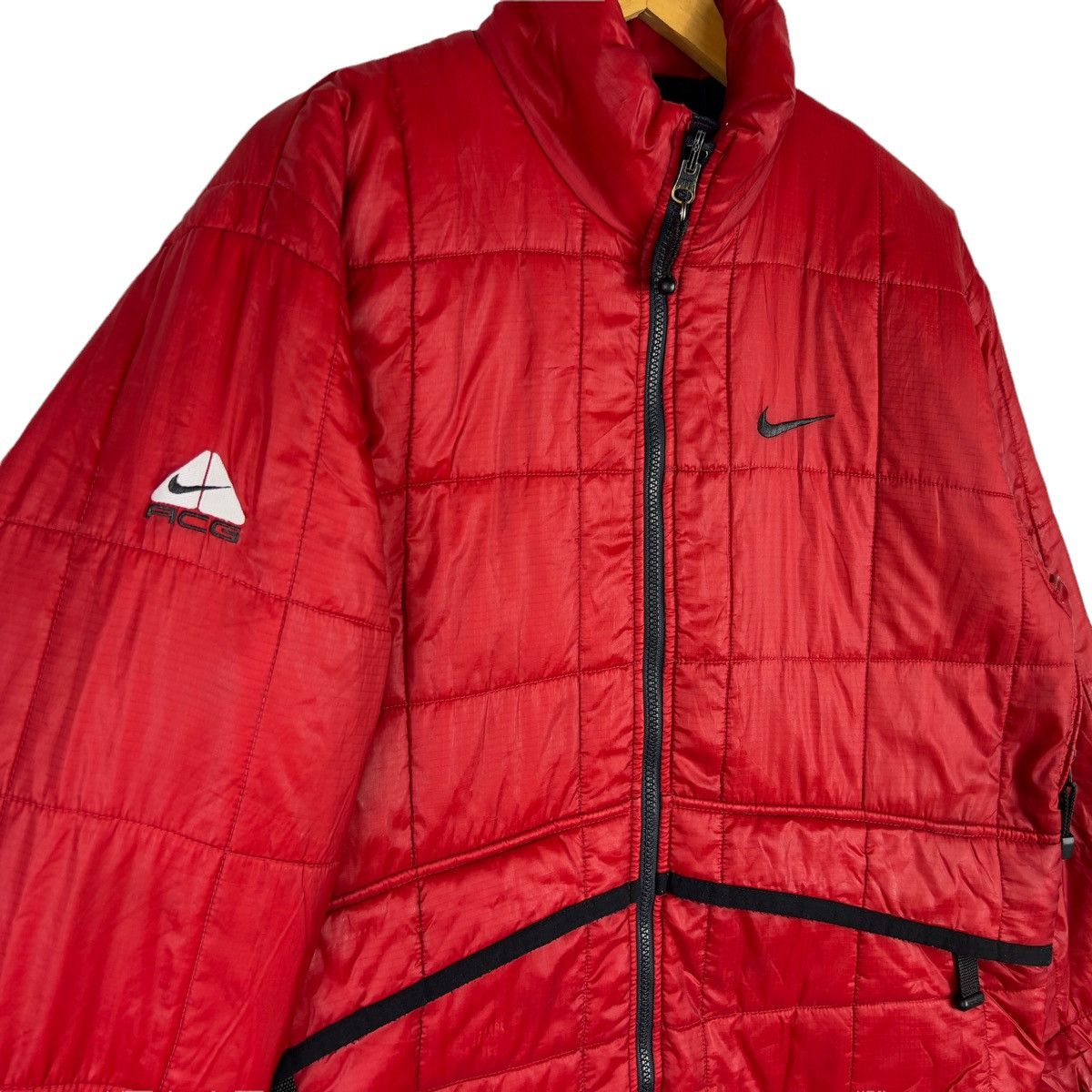 Nike Vintage Nike ACG Thermal Layer 2 Jacket Red Y2K Techwear L Size US L / EU 52-54 / 3 - 4 Thumbnail