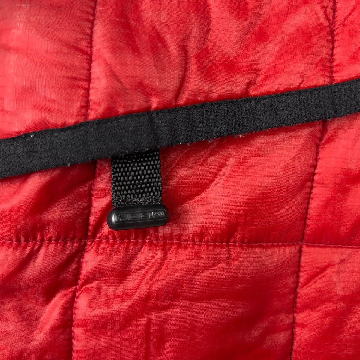 Nike Vintage Nike ACG Thermal Layer 2 Jacket Red Y2K Techwear L Size US L / EU 52-54 / 3 - 12 Thumbnail