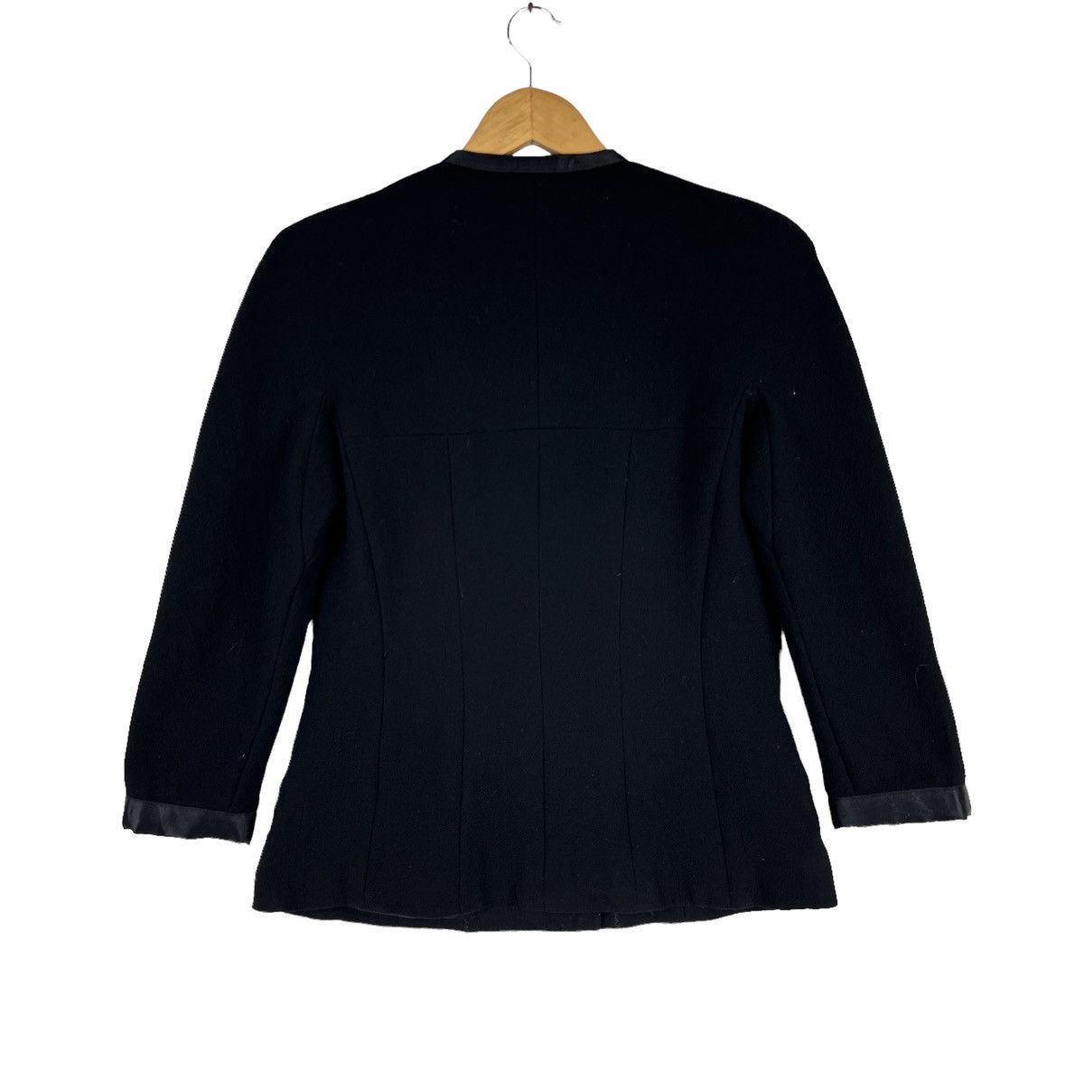 Chanel Vintage Chanel 1996 Cruise Wool Bow Jacket CC Button Size 40 Size M / US 6-8 / IT 42-44 - 7 Thumbnail