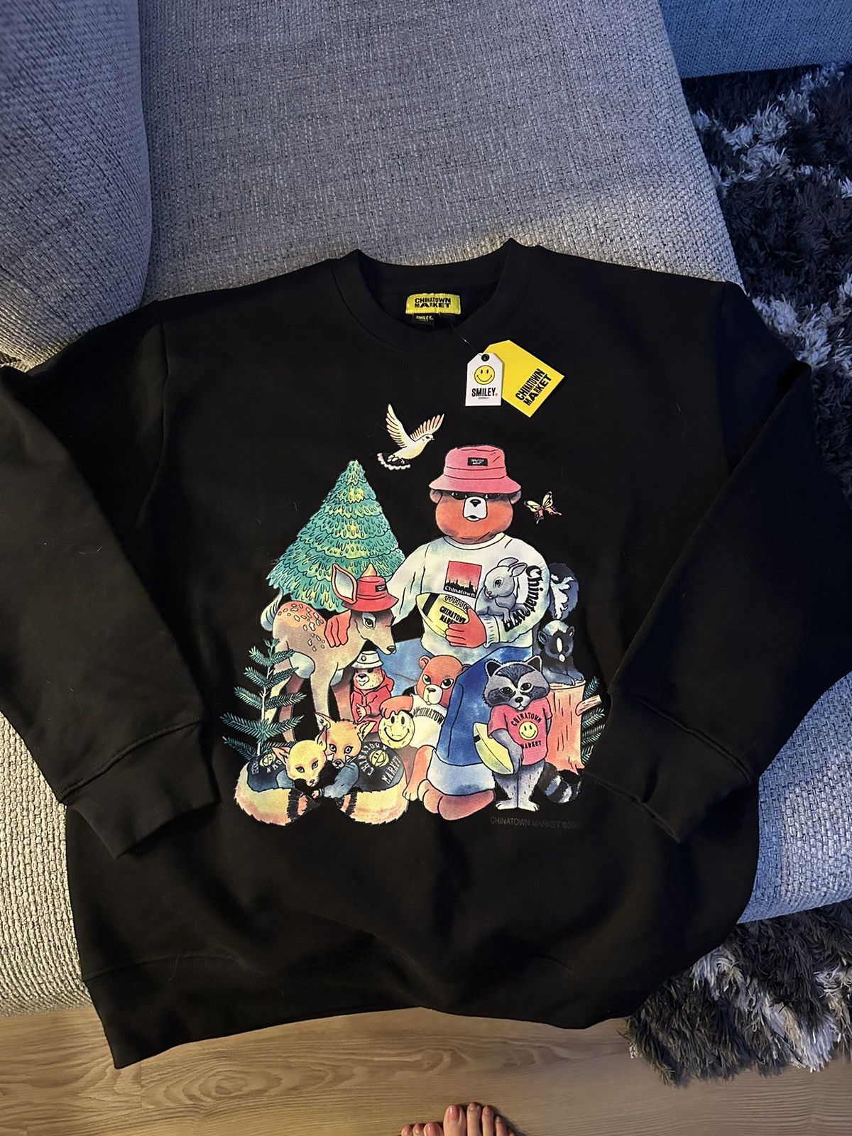 Market CHINATOWN MARKET support your friends crewneck | Grailed