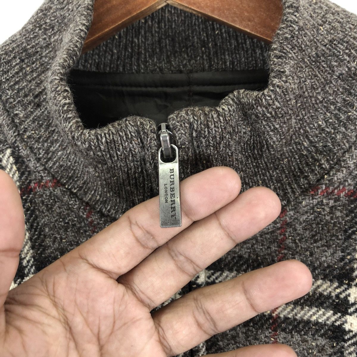 Burberry VINRAGE BURBERRY OF LONDON NOVA CHECK WOOL KNIT JACKET Size US L / EU 52-54 / 3 - 12 Thumbnail