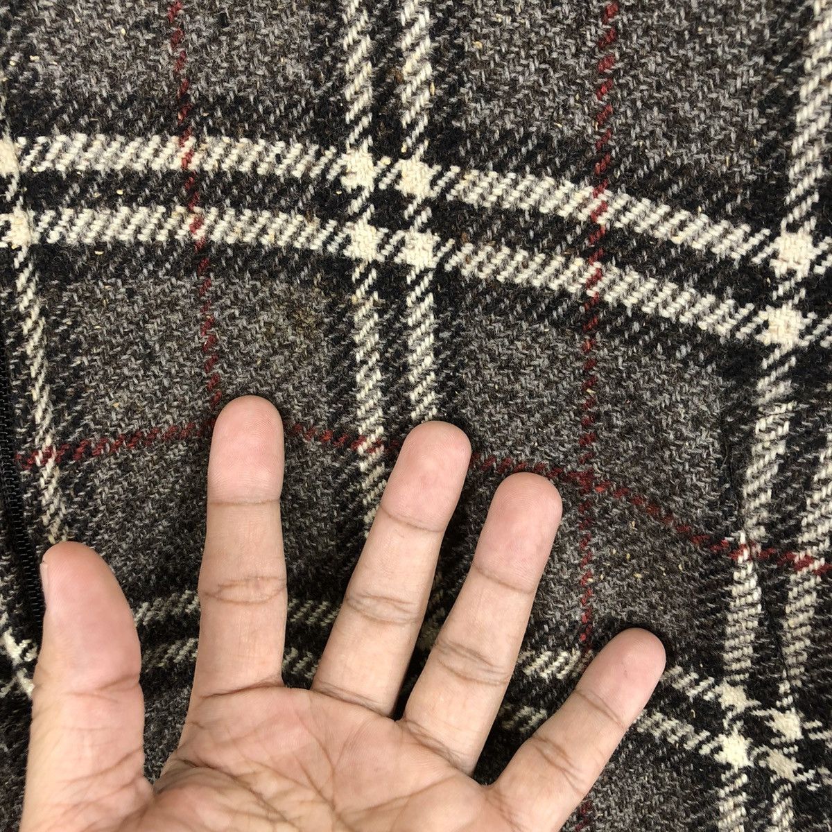 Burberry VINRAGE BURBERRY OF LONDON NOVA CHECK WOOL KNIT JACKET Size US L / EU 52-54 / 3 - 9 Thumbnail