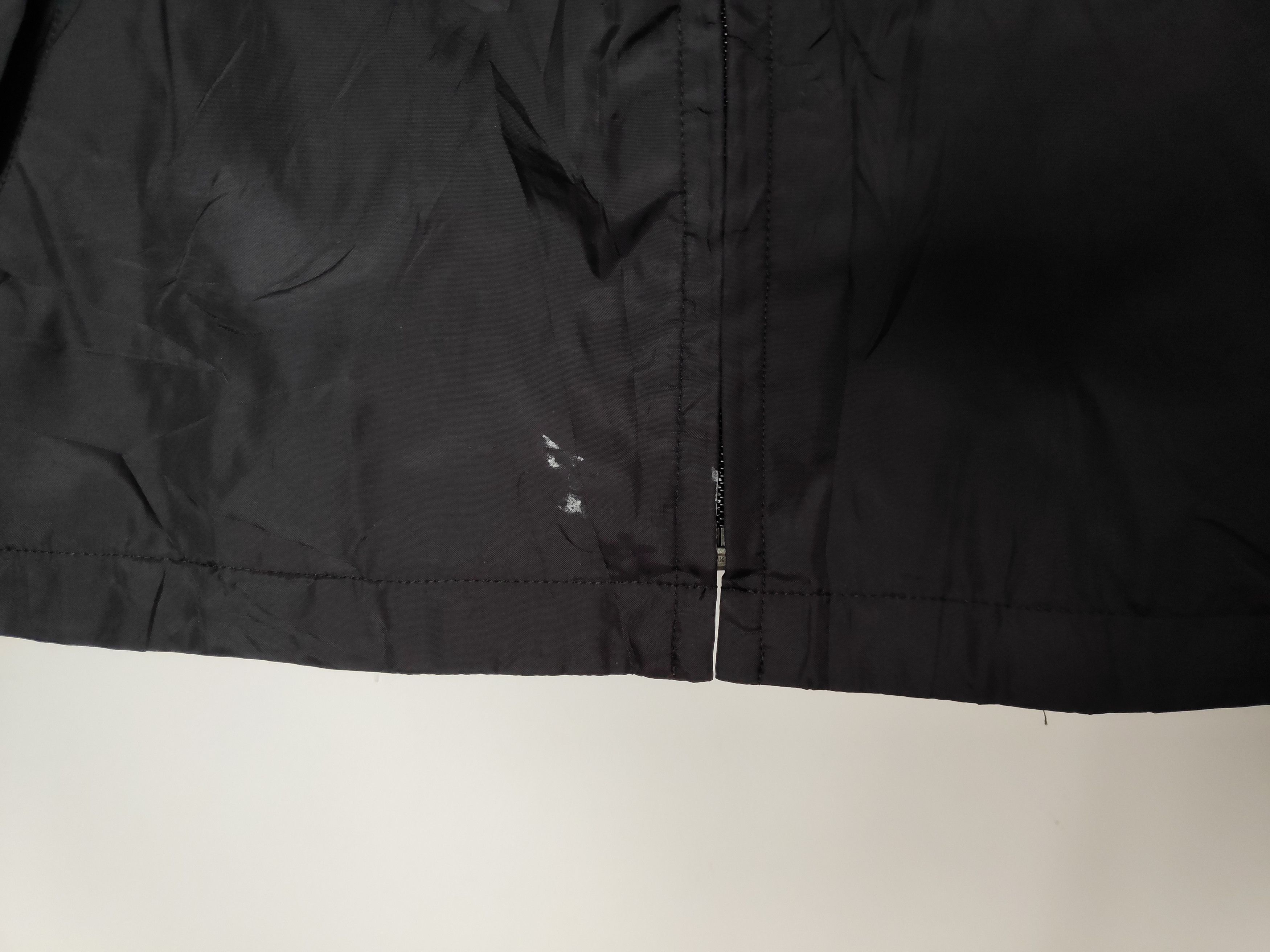 Comme des Garcons Black Rare!! Vintage Comme Des Garcons Black Windbreaker Jacket Size US M / EU 48-50 / 2 - 4 Thumbnail