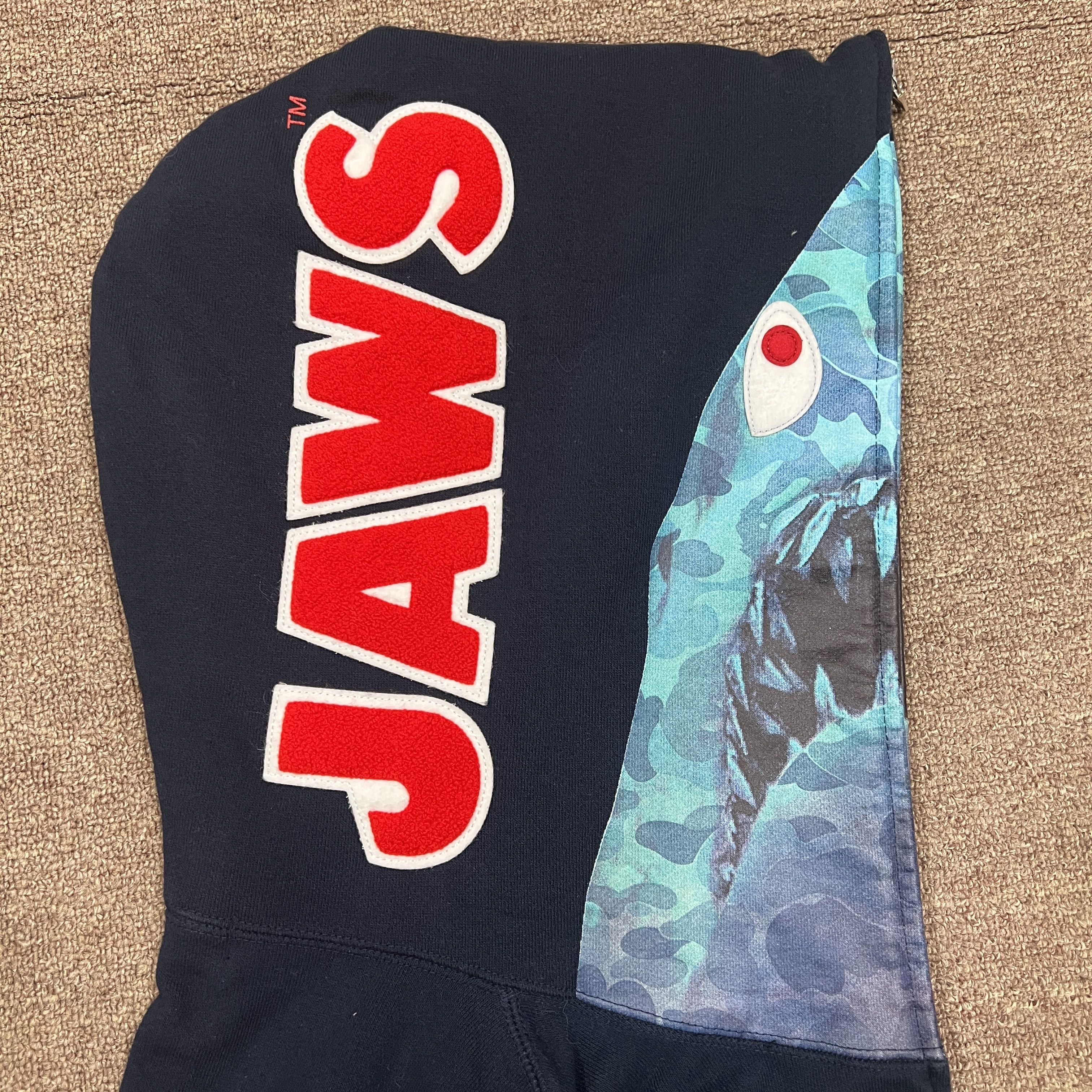 Bape Bape X Jaws Camo Shark Hoodie Size US L / EU 52-54 / 3 - 6 Thumbnail