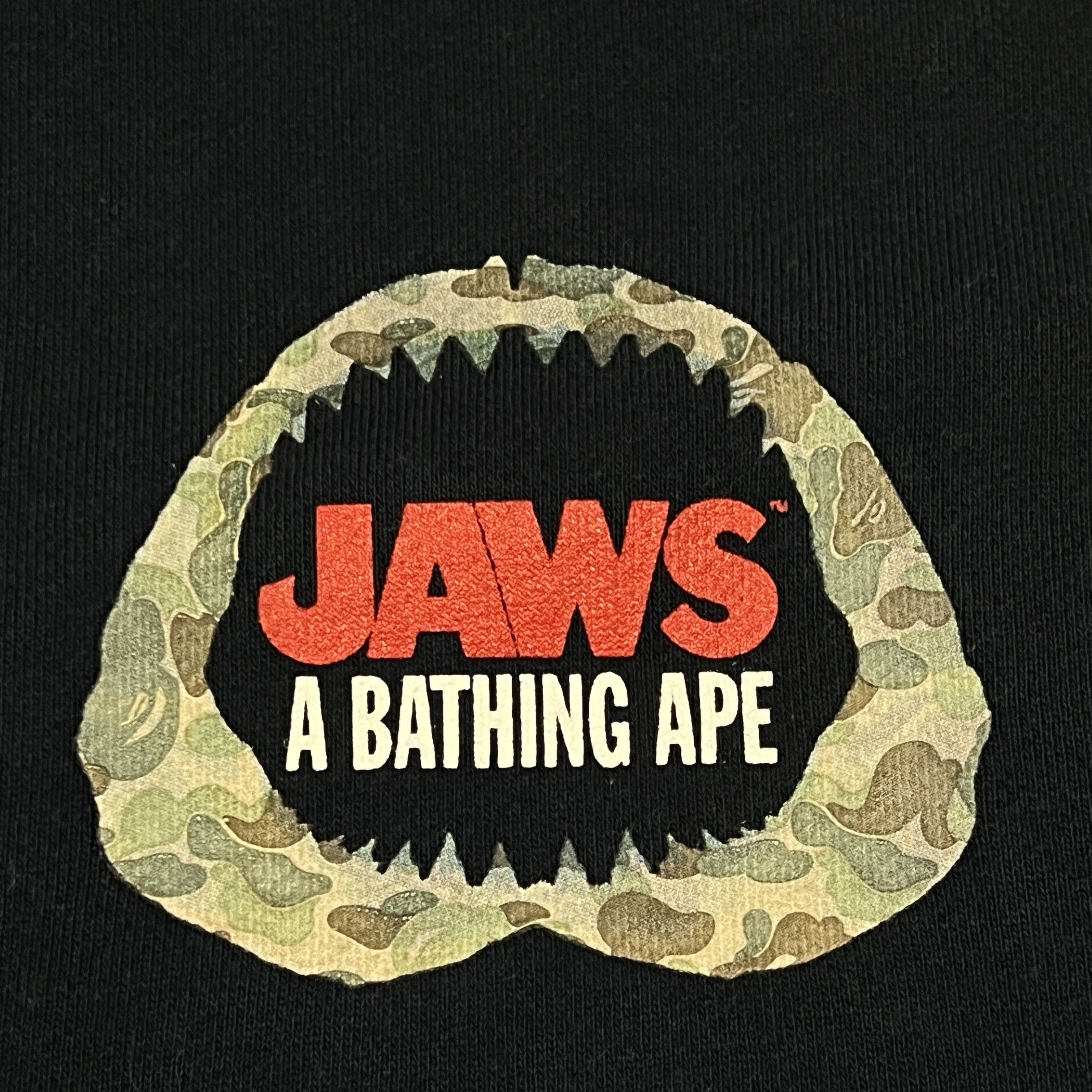 Bape Bape X Jaws Camo Shark Hoodie Size US L / EU 52-54 / 3 - 11 Thumbnail