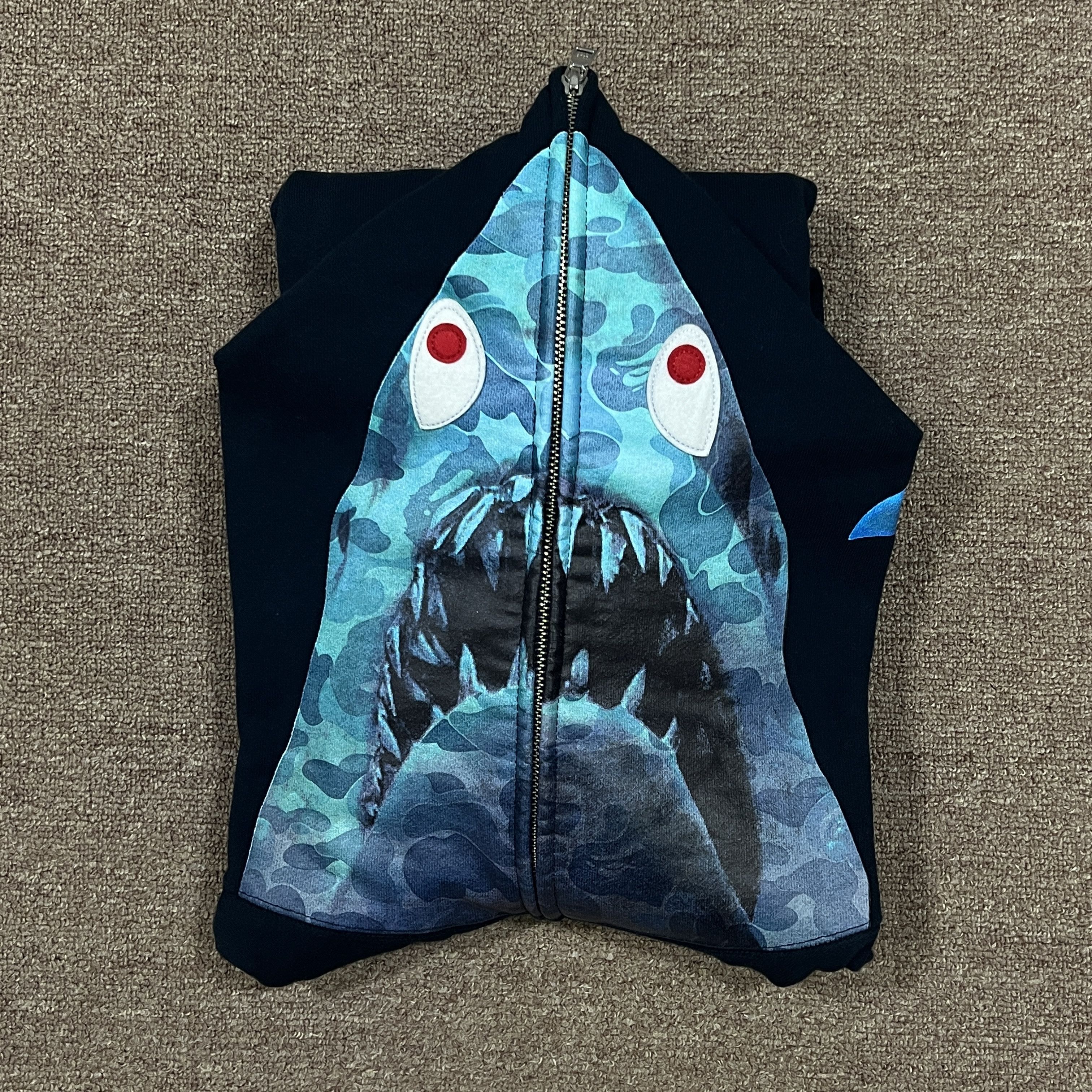 Bape Bape X Jaws Camo Shark Hoodie Size US L / EU 52-54 / 3 - 3 Thumbnail